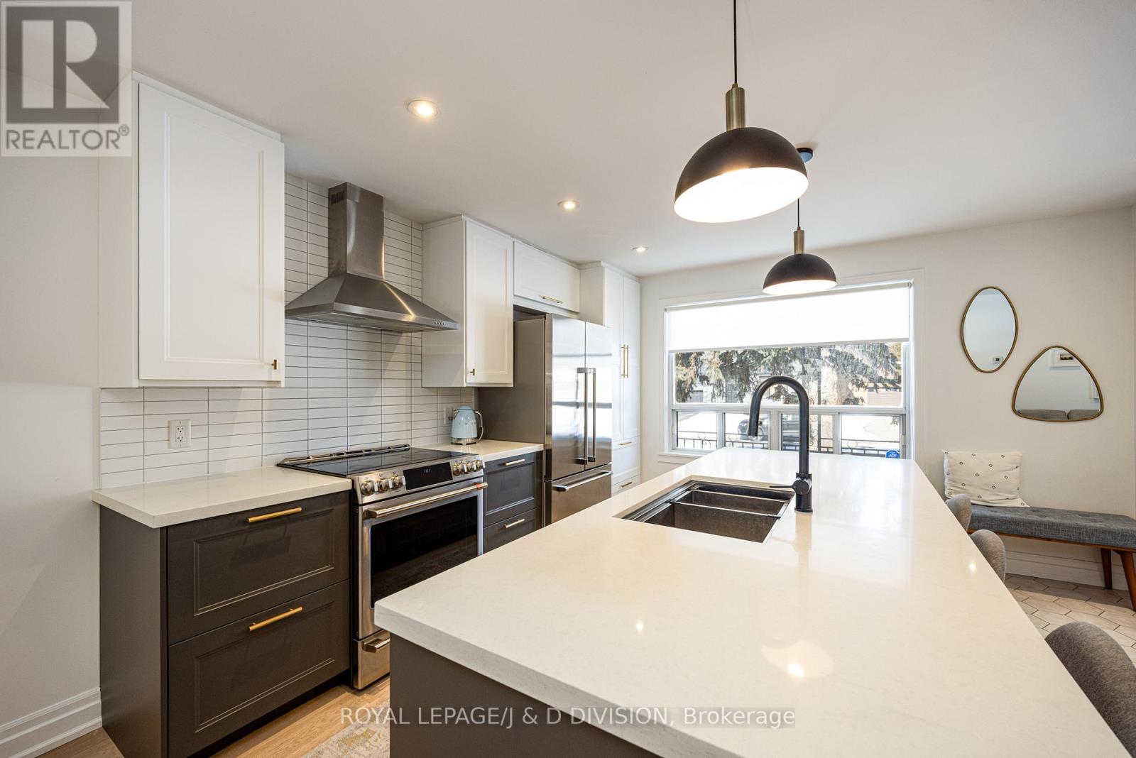 27 Noranda Drive, Toronto, Ontario  M6M 2X8 - Photo 12 - W12840924