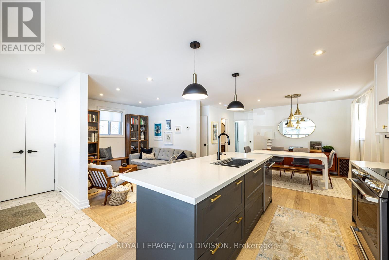 27 Noranda Drive, Toronto, Ontario  M6M 2X8 - Photo 15 - W12840924