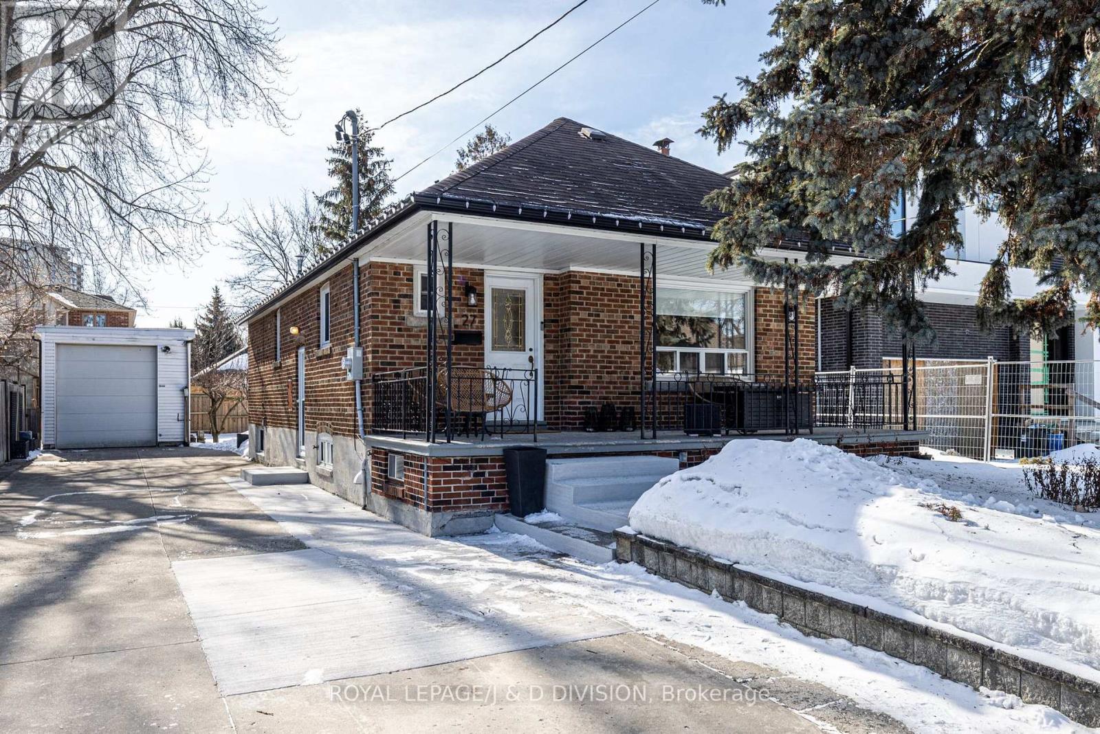 27 Noranda Drive, Toronto, Ontario  M6M 2X8 - Photo 2 - W12840924