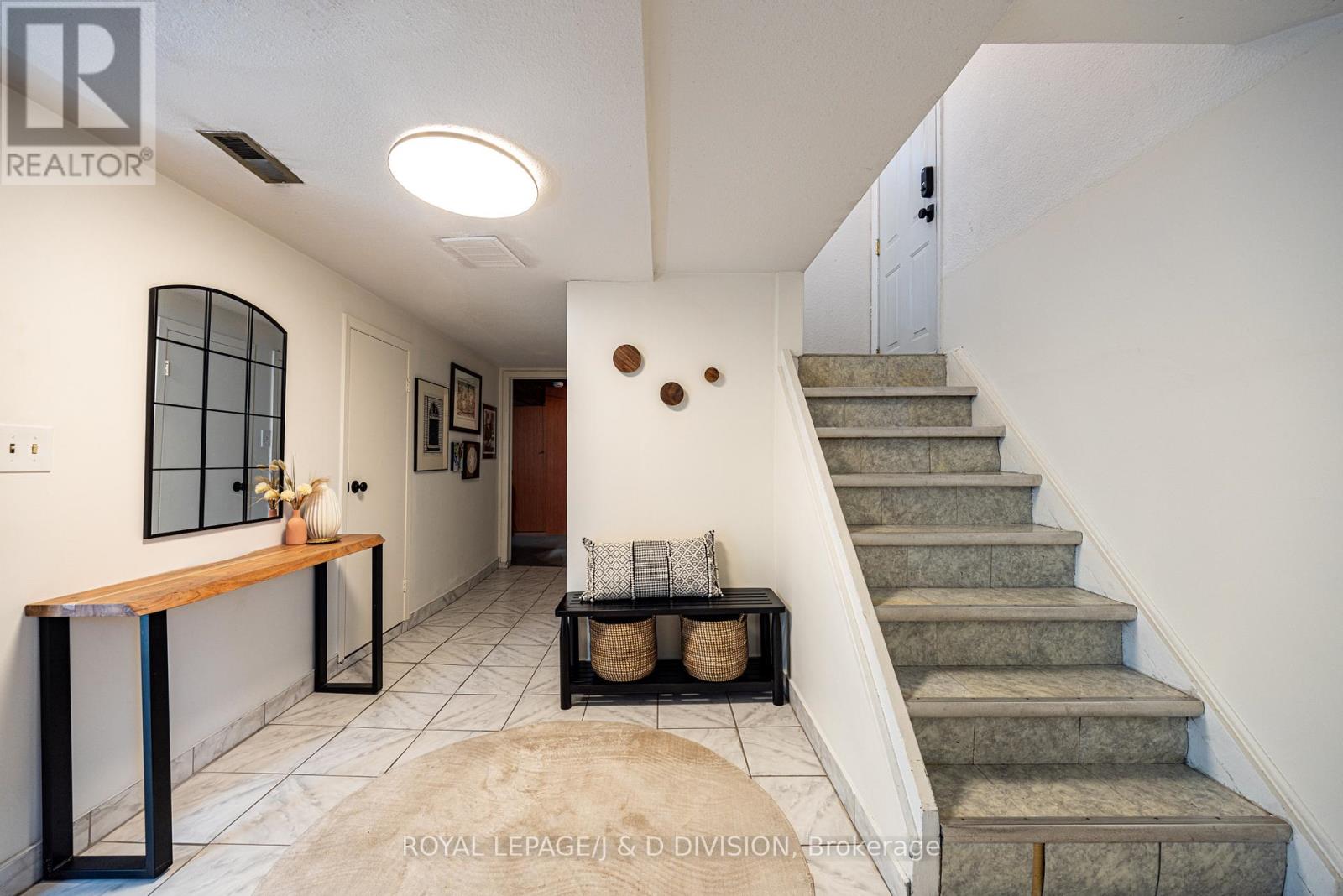 27 Noranda Drive, Toronto, Ontario  M6M 2X8 - Photo 37 - W12840924