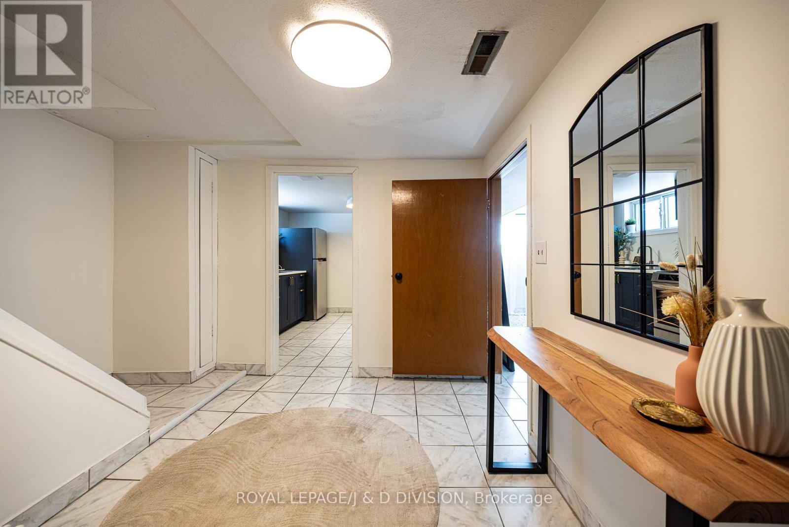 27 Noranda Drive, Toronto, Ontario  M6M 2X8 - Photo 38 - W12840924