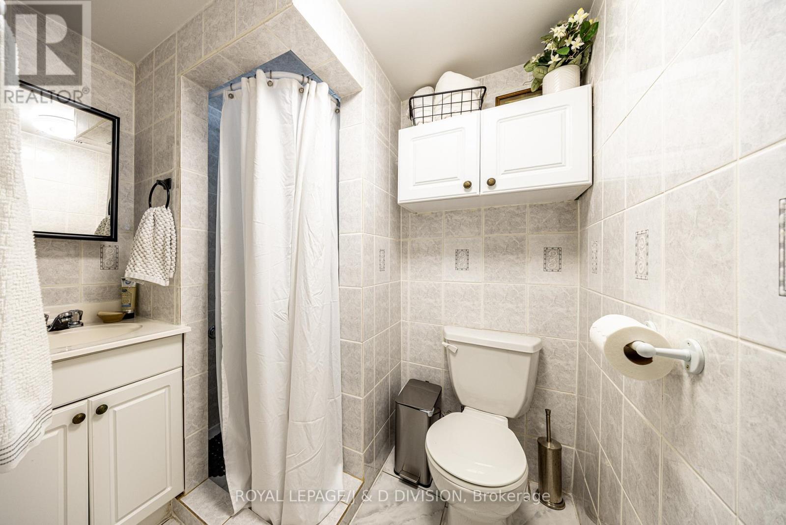 27 Noranda Drive, Toronto, Ontario  M6M 2X8 - Photo 43 - W12840924