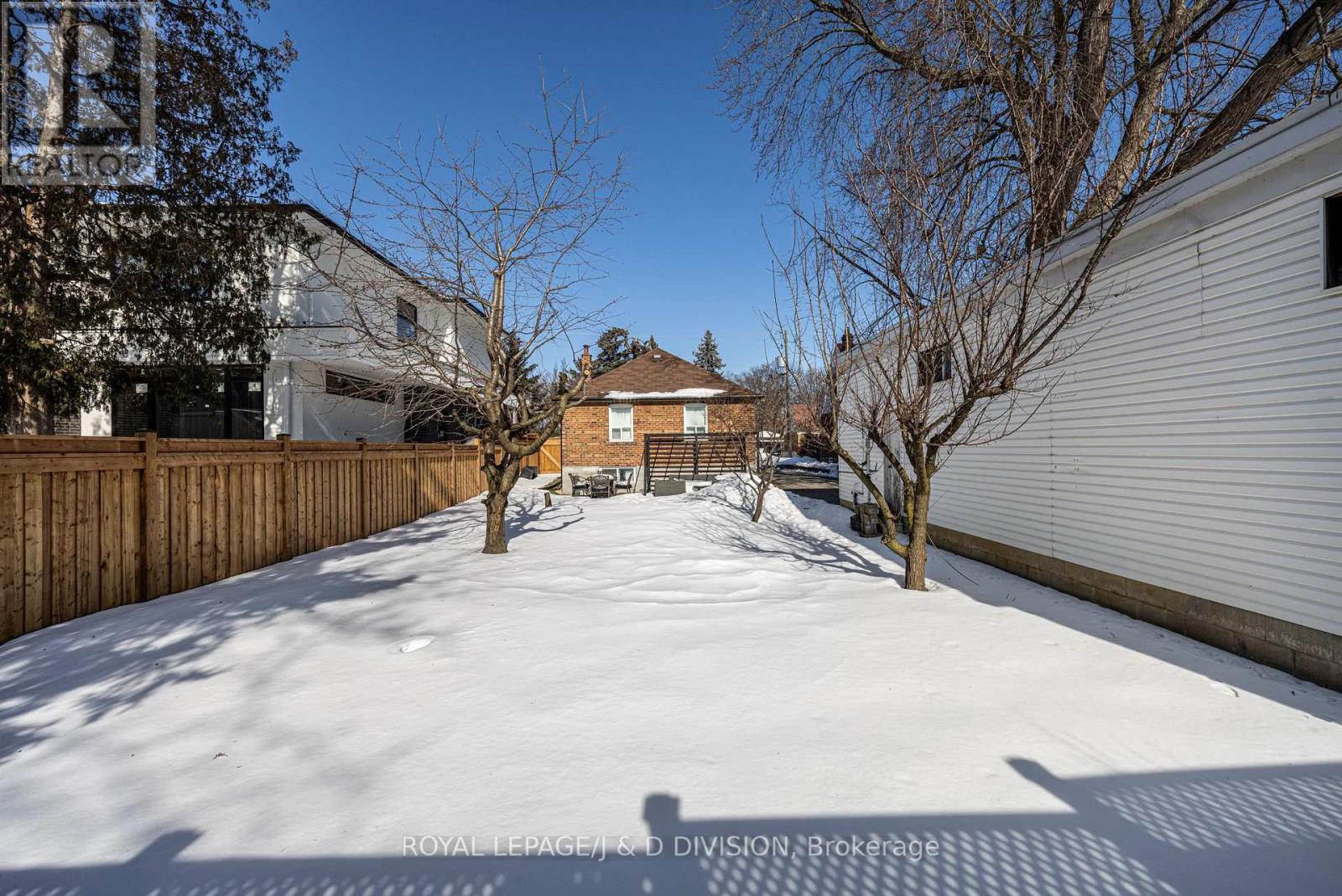 27 Noranda Drive, Toronto, Ontario  M6M 2X8 - Photo 48 - W12840924