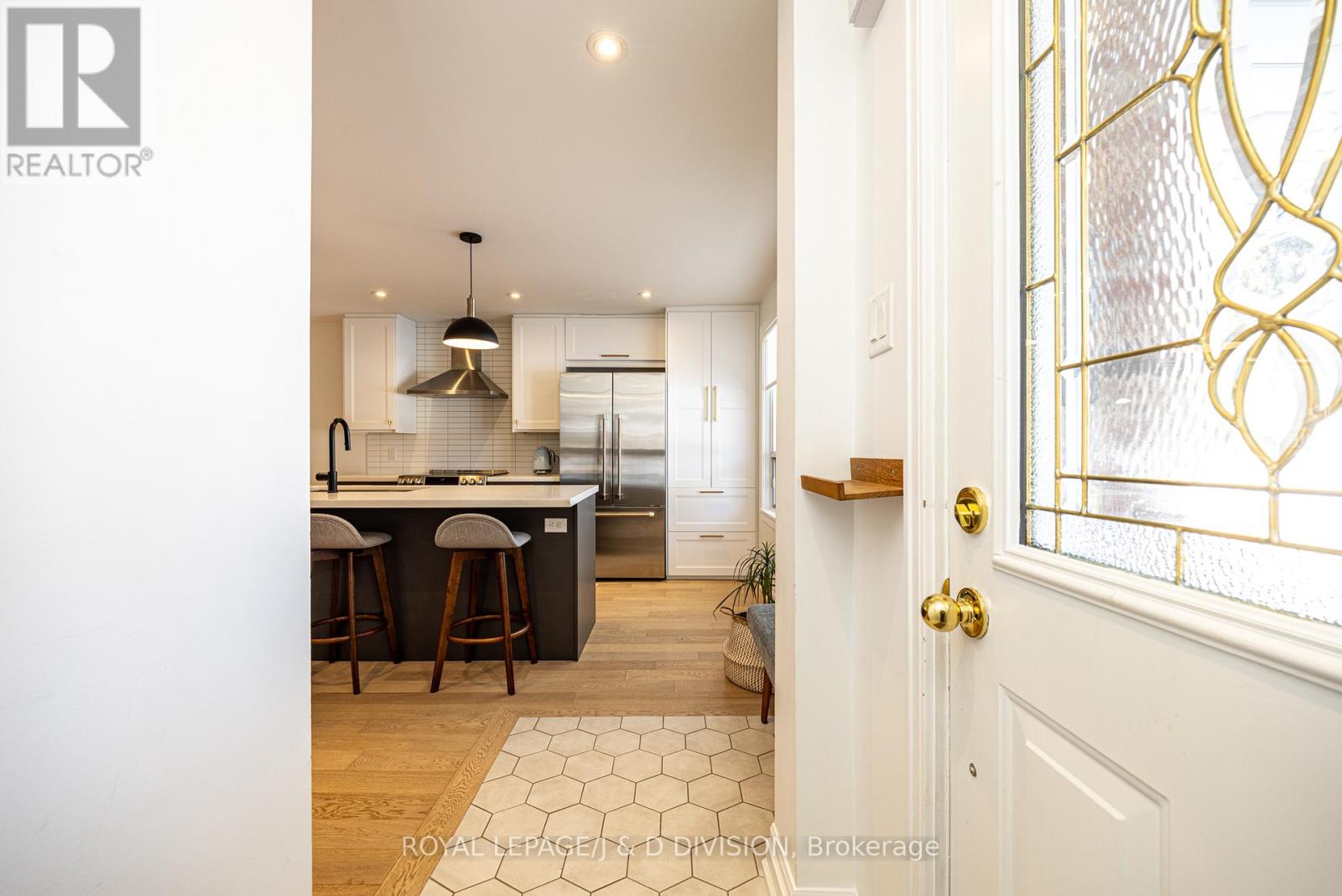 27 Noranda Drive, Toronto, Ontario  M6M 2X8 - Photo 5 - W12840924