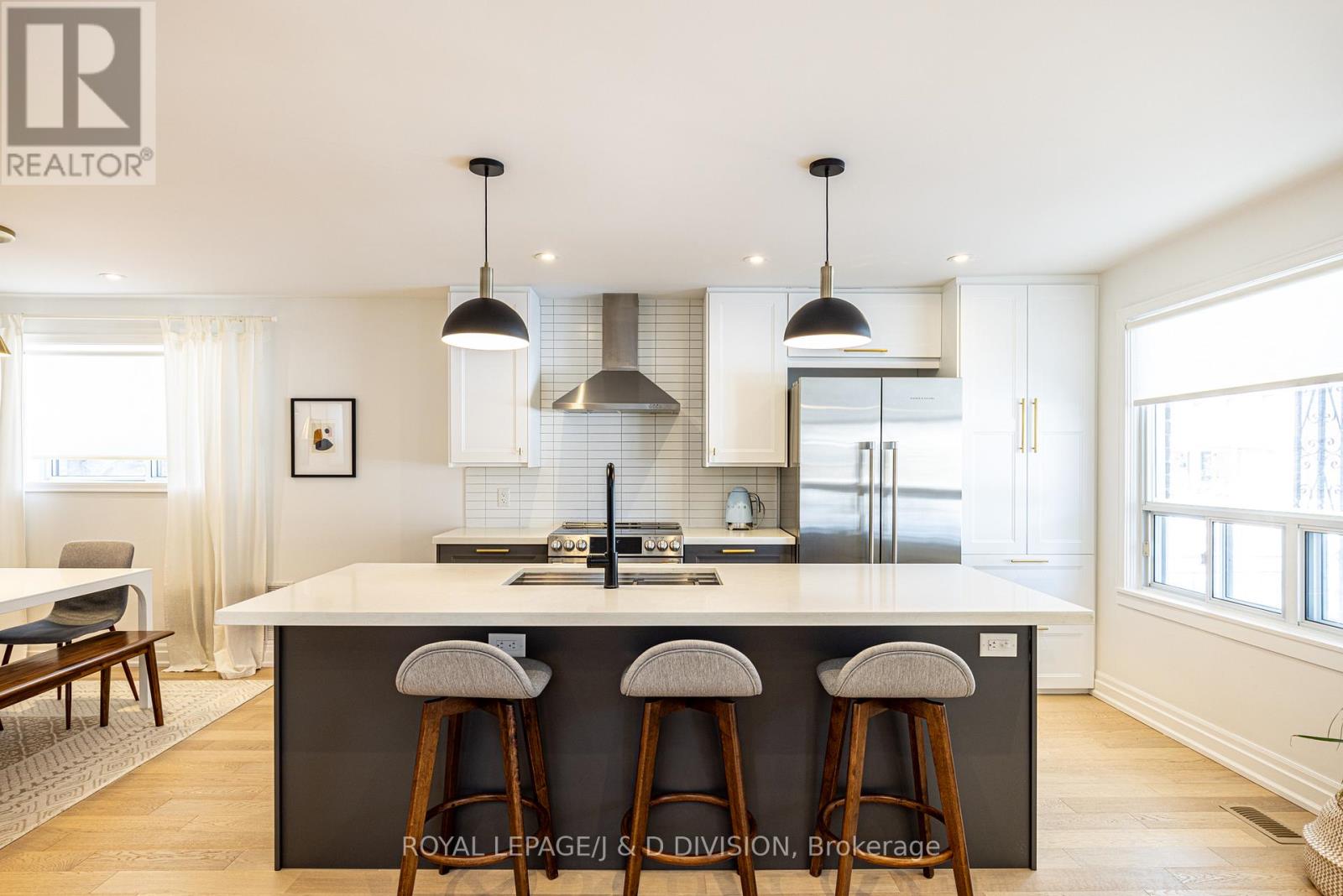 27 Noranda Drive, Toronto, Ontario  M6M 2X8 - Photo 9 - W12840924