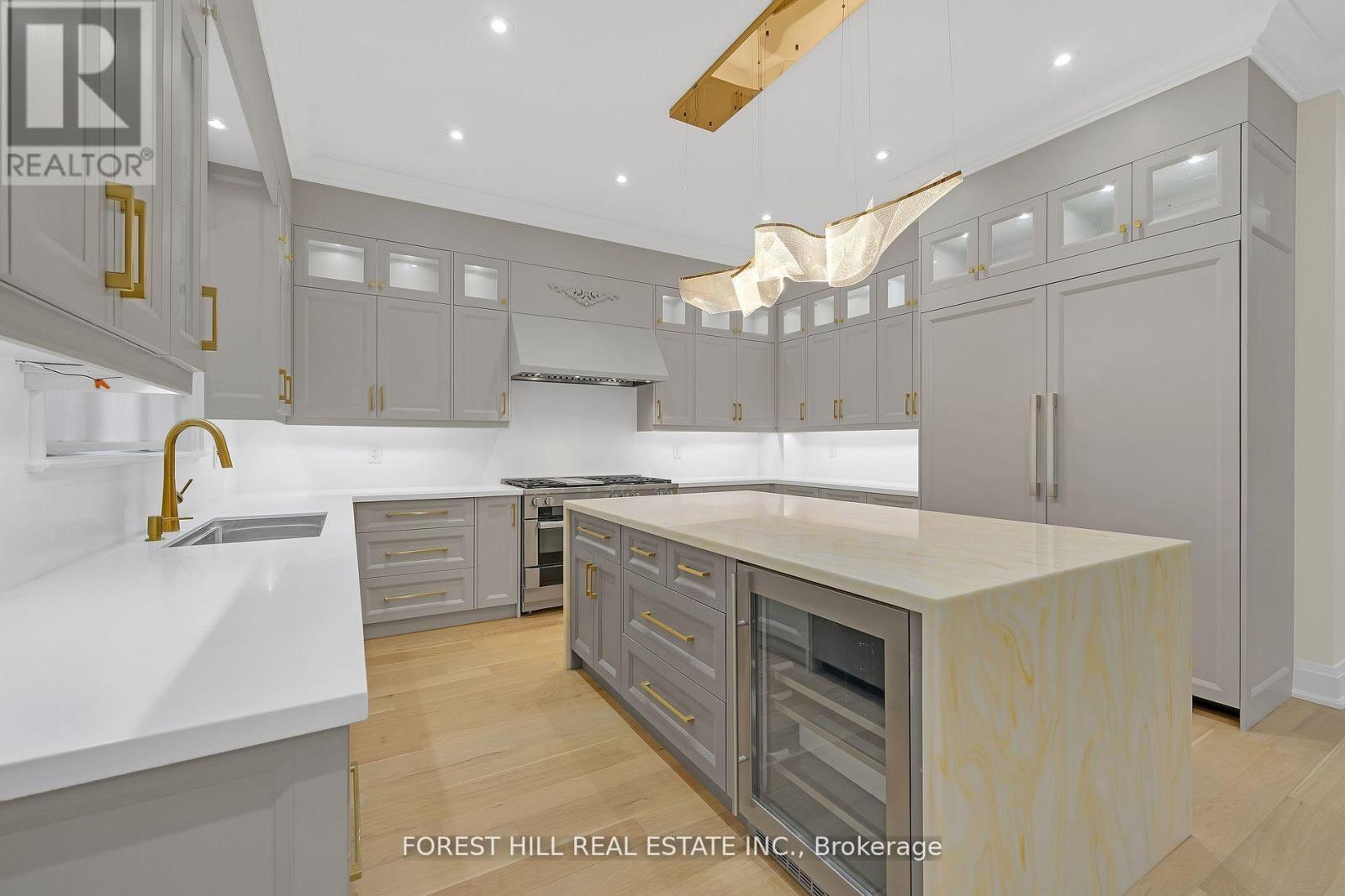 132 Lothian Avenue, Toronto, Ontario  M8Z 4L4 - Photo 13 - W12840928