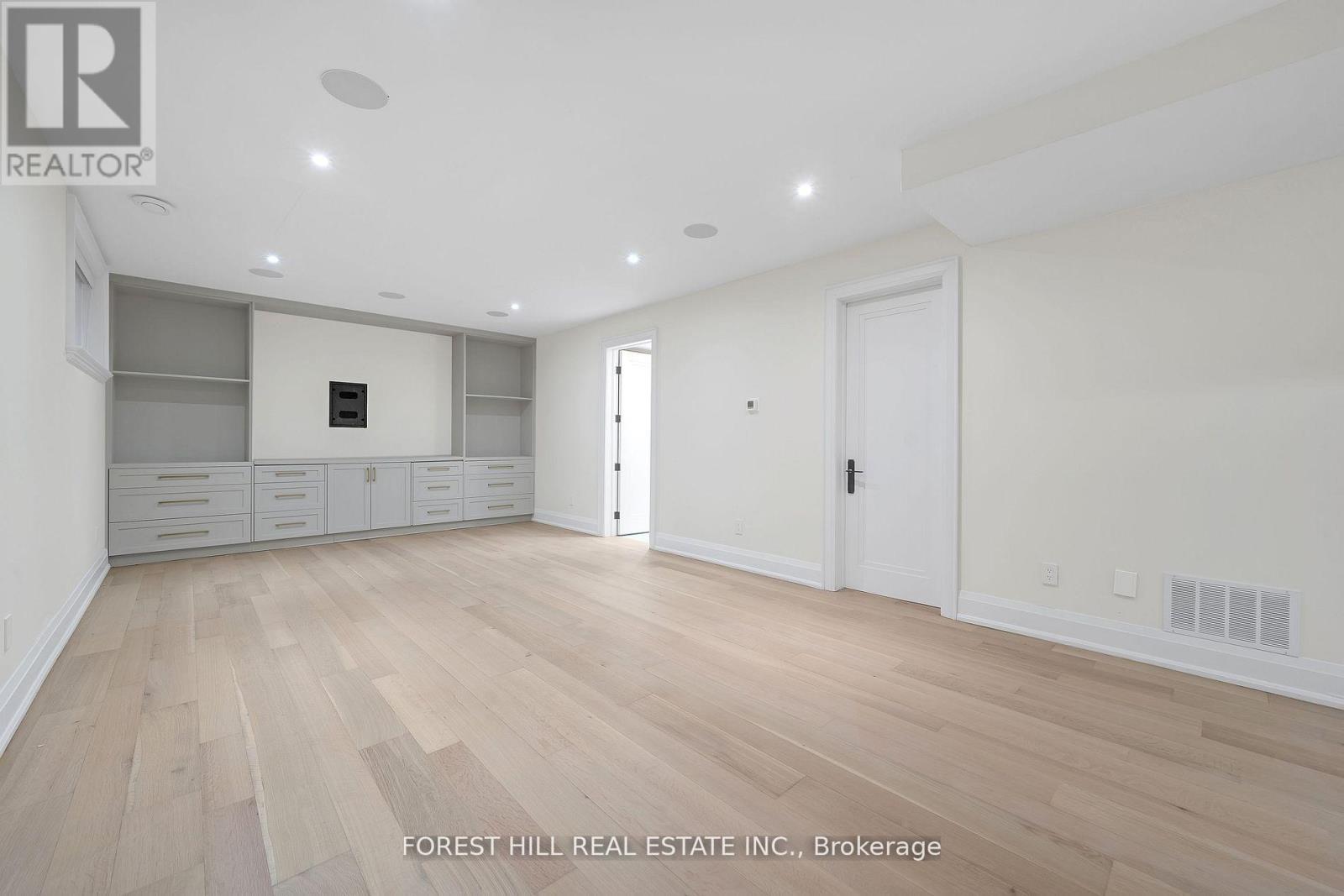 132 Lothian Avenue, Toronto, Ontario  M8Z 4L4 - Photo 34 - W12840928