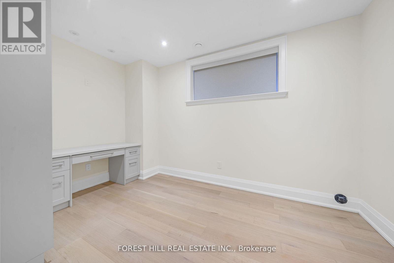 132 Lothian Avenue, Toronto, Ontario  M8Z 4L4 - Photo 37 - W12840928