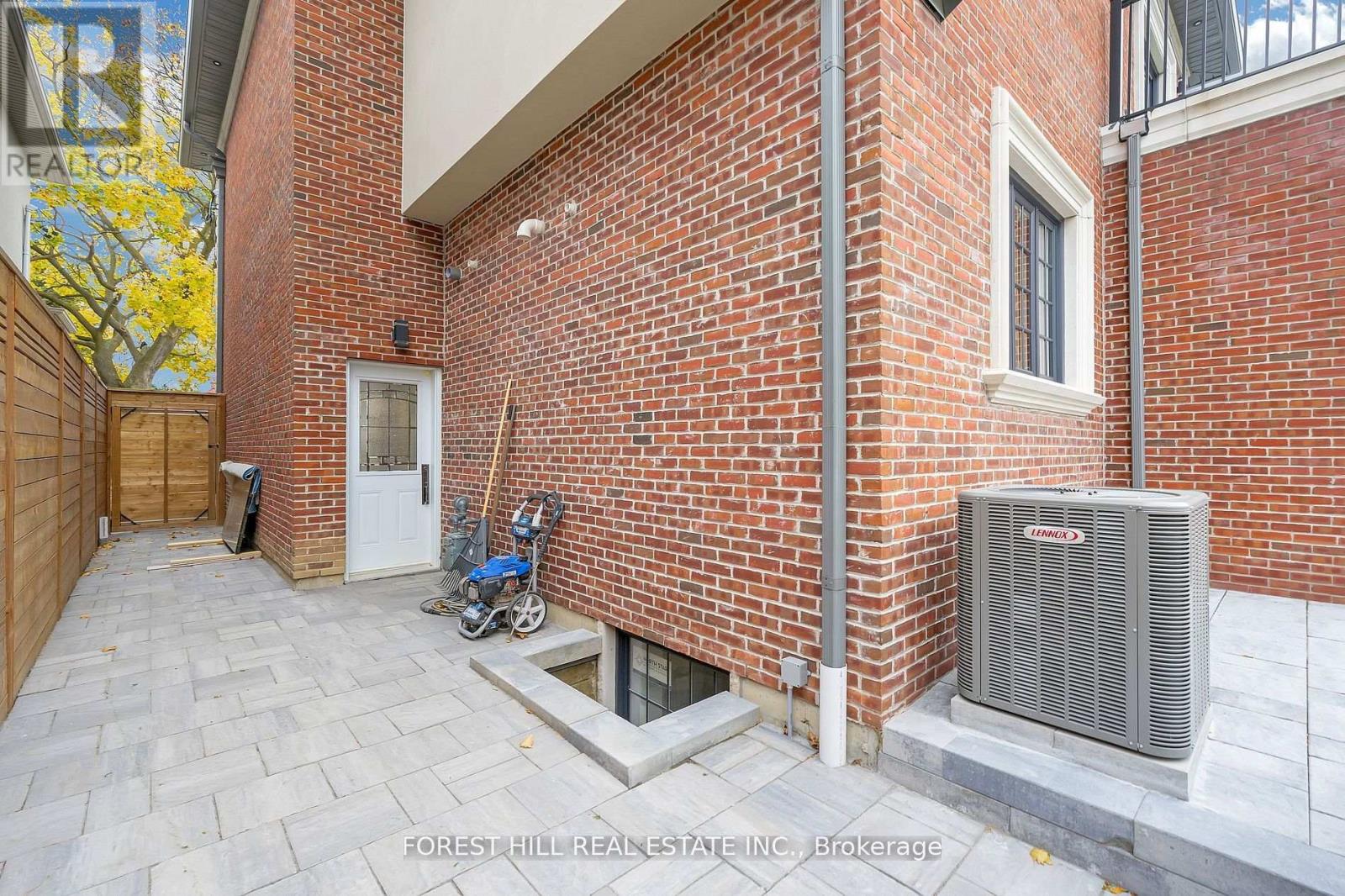 132 Lothian Avenue, Toronto, Ontario  M8Z 4L4 - Photo 38 - W12840928