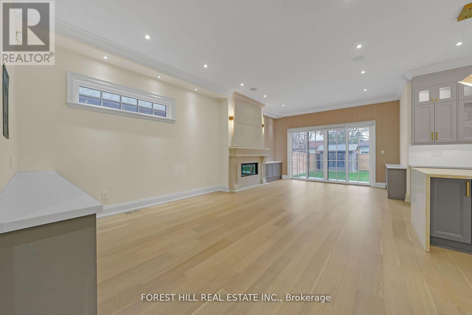 132 Lothian Avenue, Toronto, Ontario  M8Z 4L4 - Photo 9 - W12840928