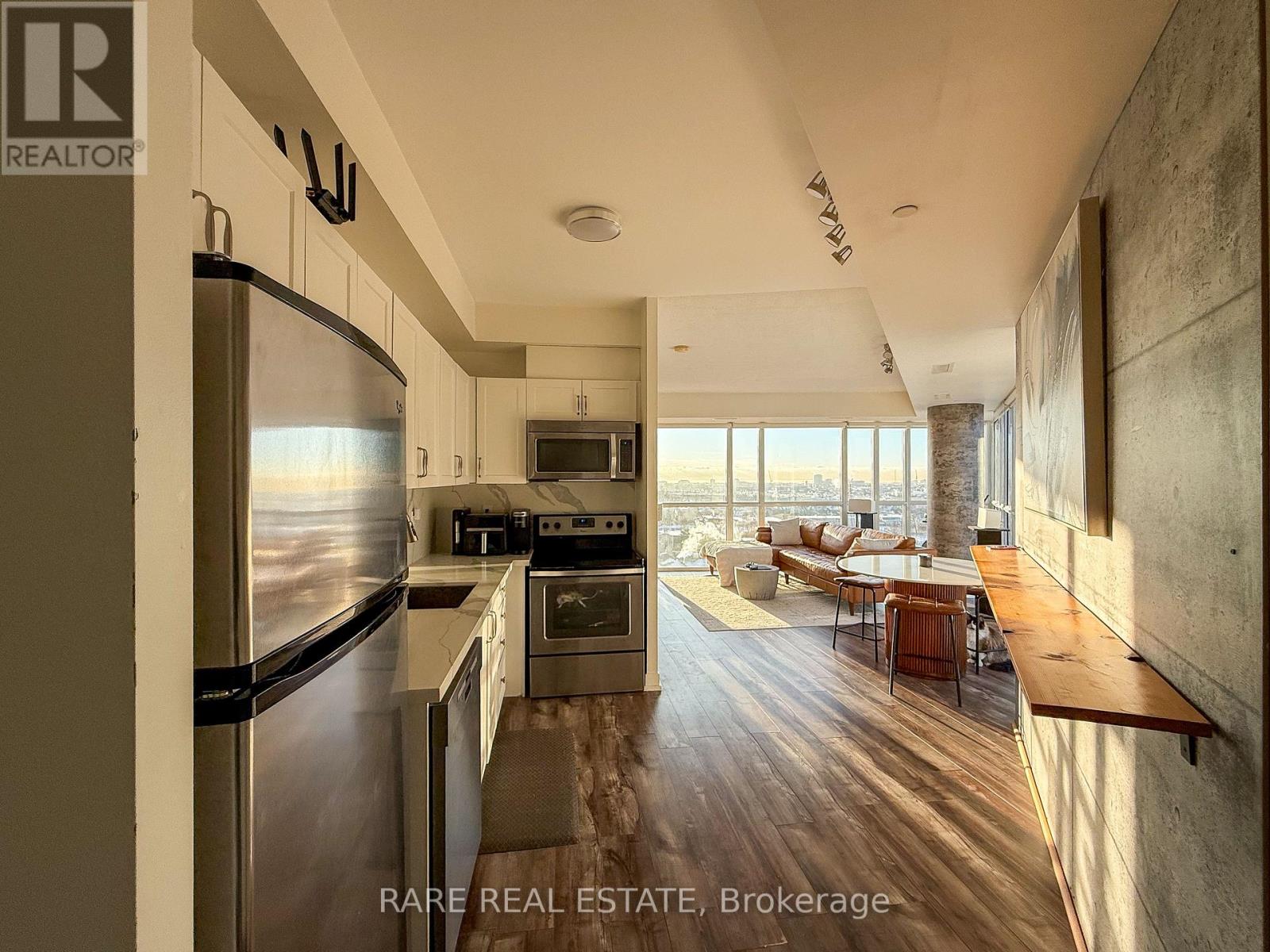 1009 - 5101 Dundas Street W, Toronto, Ontario  M9A 5G8 - Photo 5 - W12840932