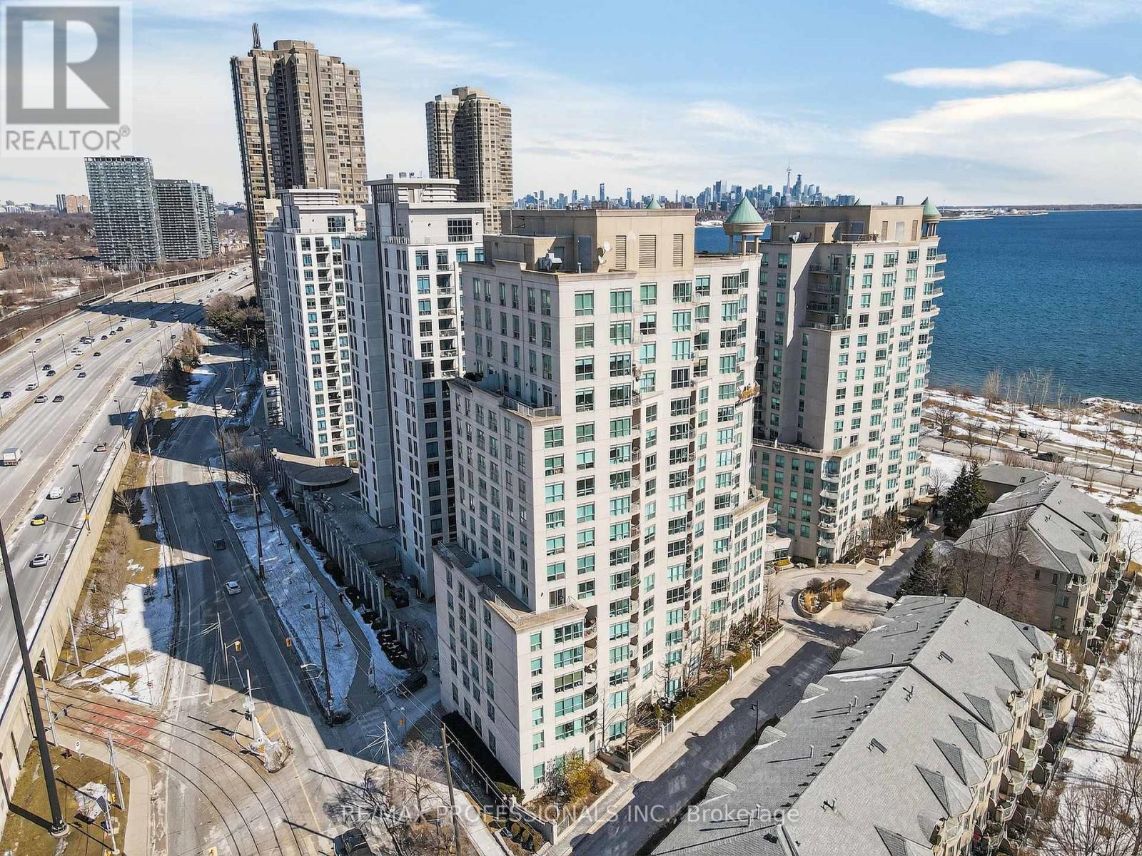 812 - 2111 Lakeshore Boulevard W, Toronto, Ontario  M8V 4B2 - Photo 3 - W12840942
