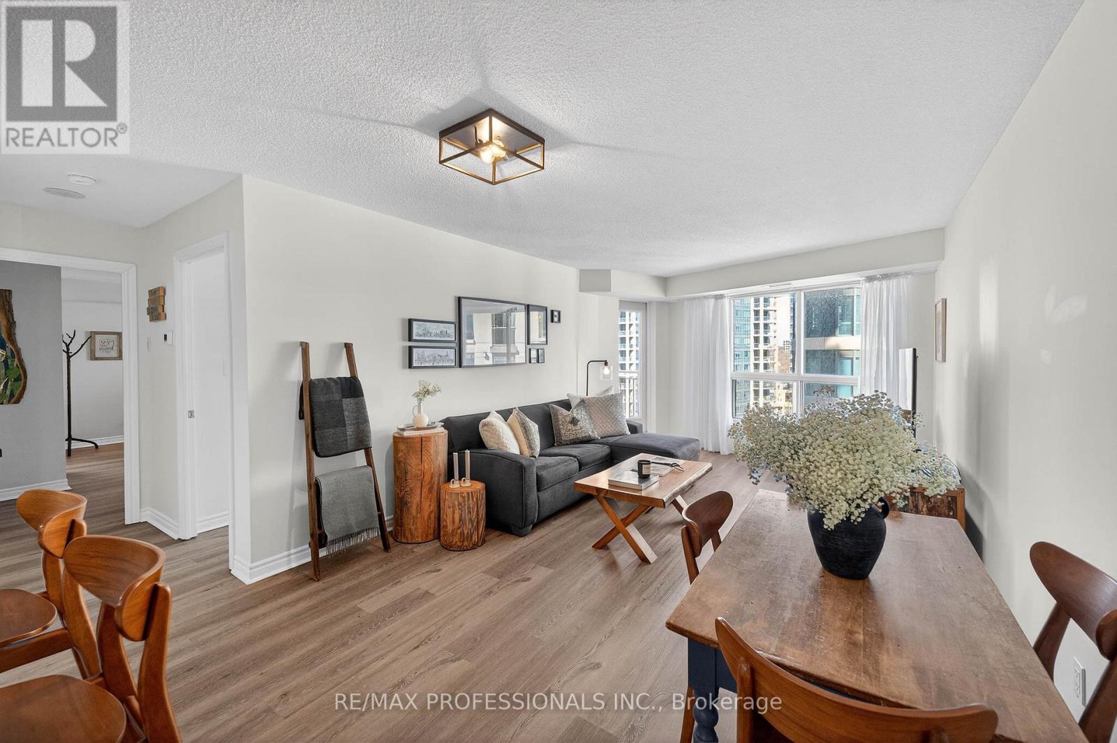 812 - 2111 Lakeshore Boulevard W, Toronto, Ontario  M8V 4B2 - Photo 8 - W12840942