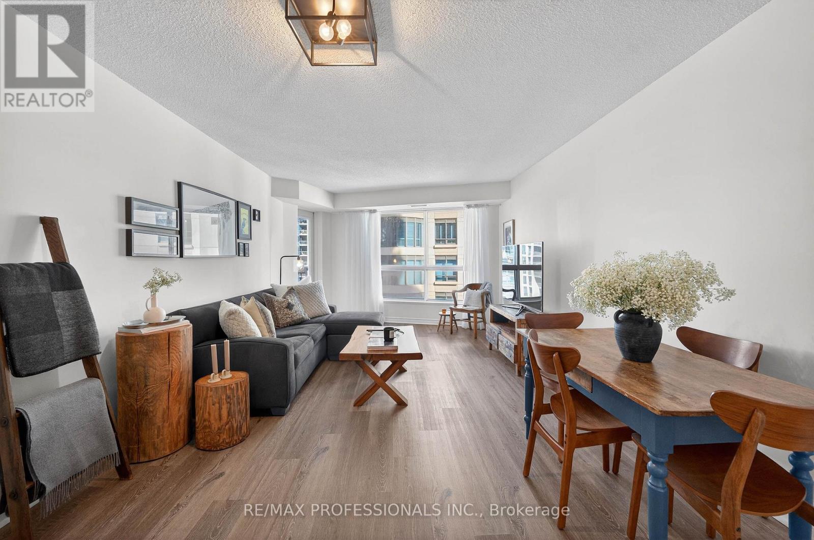 812 - 2111 Lakeshore Boulevard W, Toronto, Ontario  M8V 4B2 - Photo 9 - W12840942