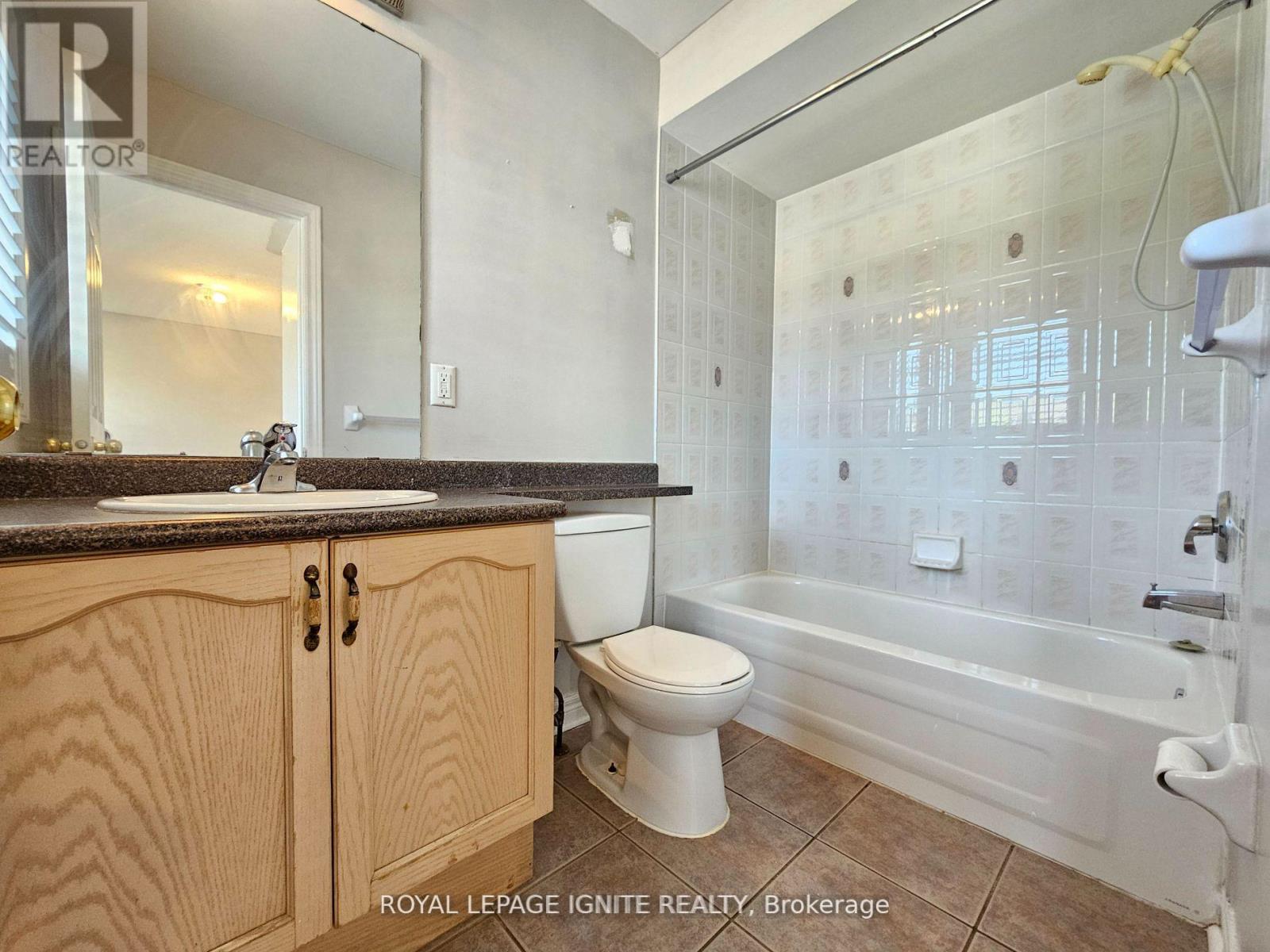 6 Trevino Crescent, Brampton, Ontario  L6P 1M1 - Photo 10 - W12840966