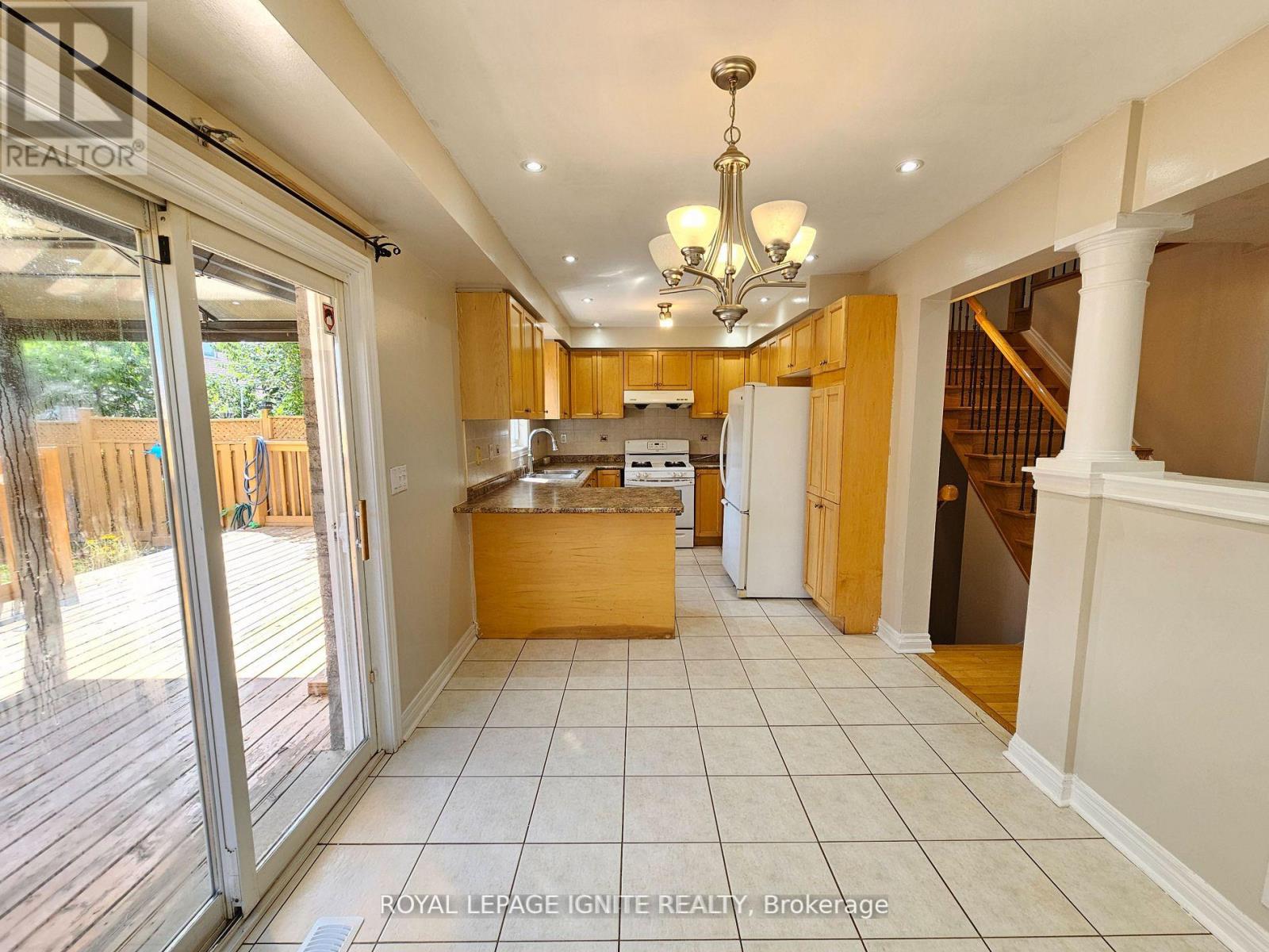 6 Trevino Crescent, Brampton, Ontario  L6P 1M1 - Photo 6 - W12840966