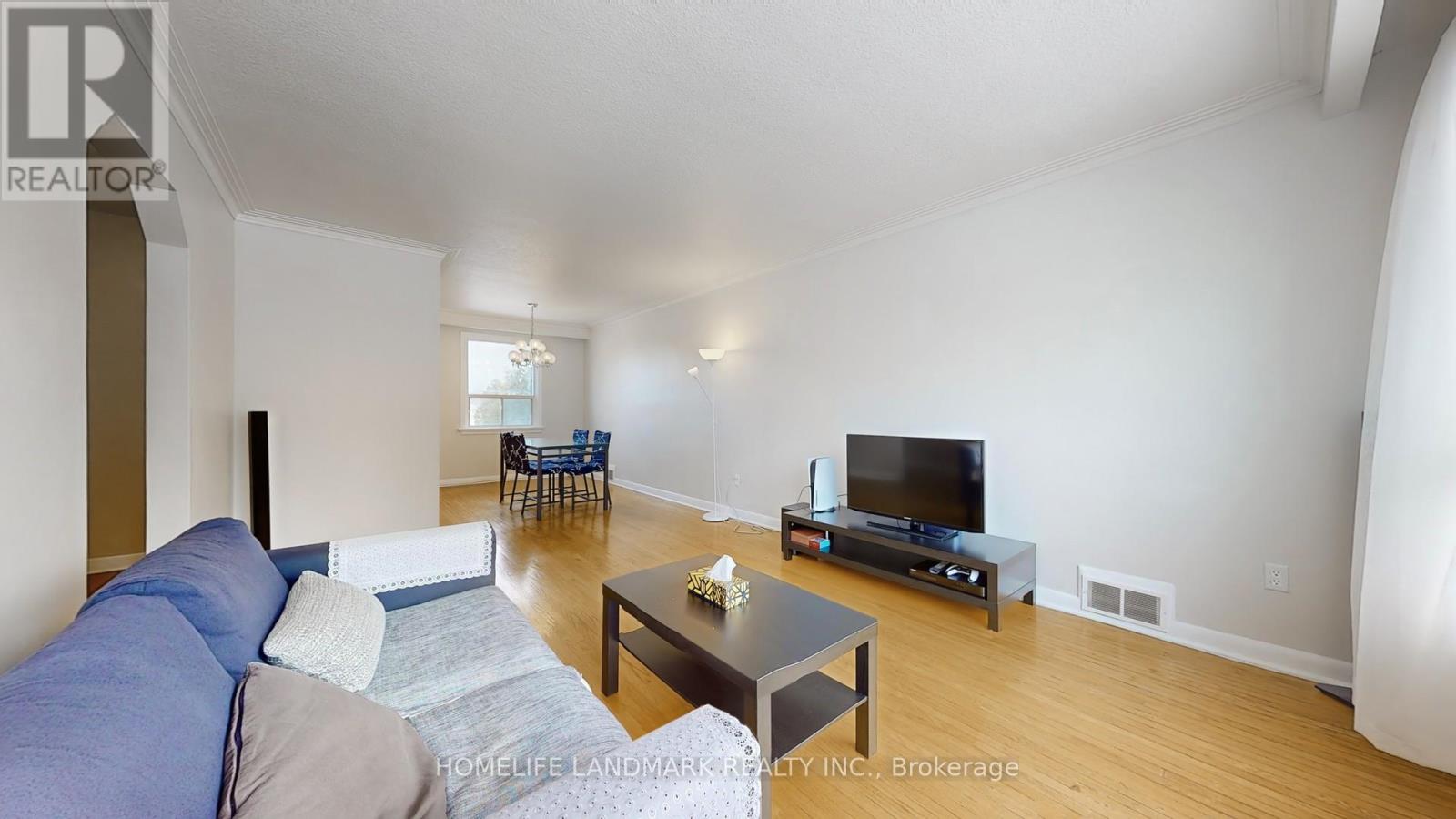 219 Southview Road, Oakville, Ontario  L6K 2P2 - Photo 3 - W12841000