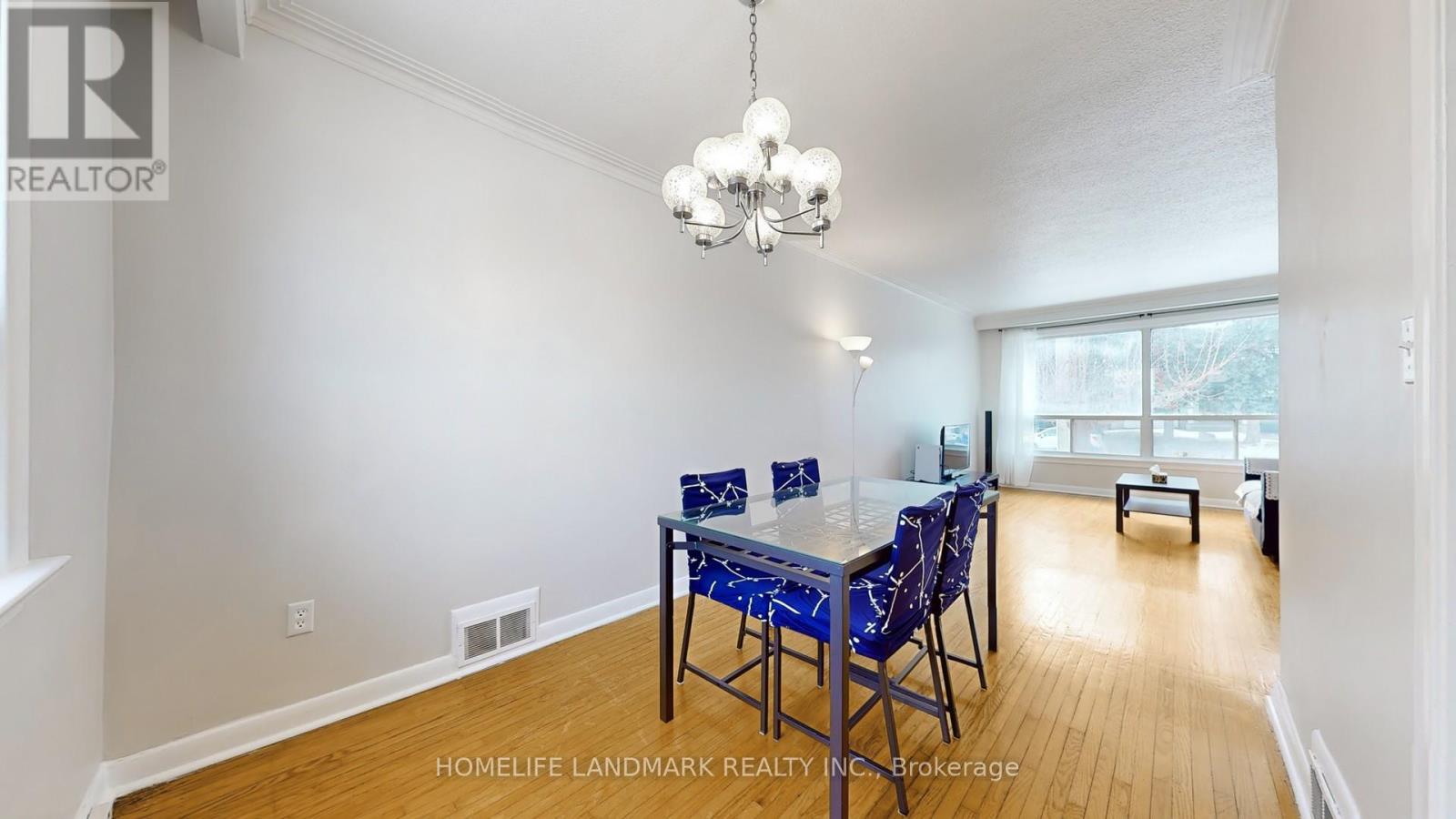 219 Southview Road, Oakville, Ontario  L6K 2P2 - Photo 4 - W12841000