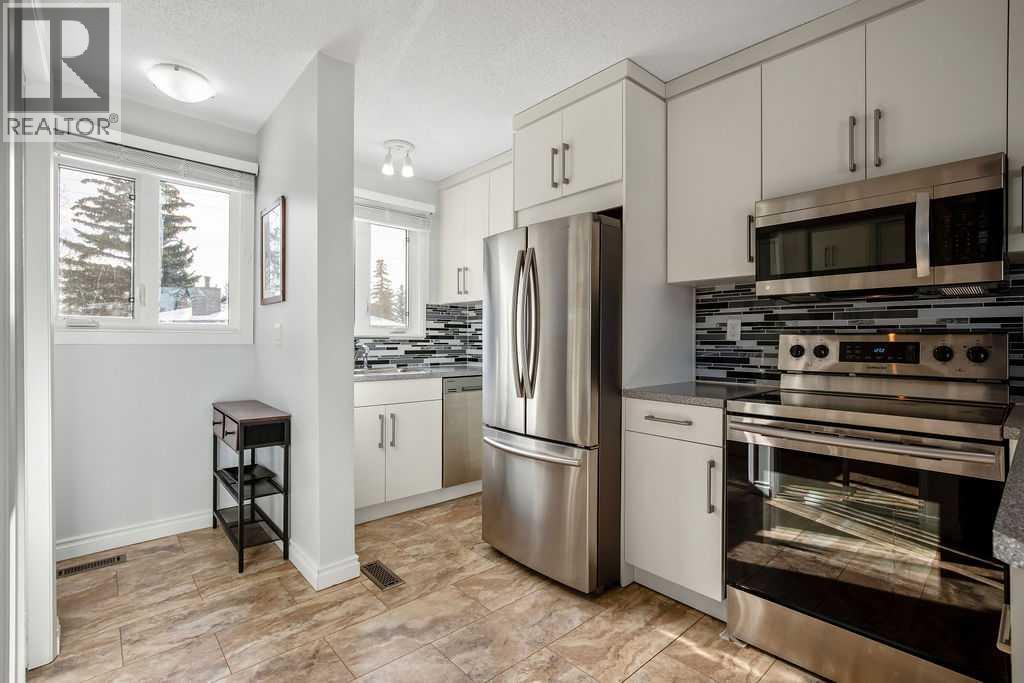 65 Storybook Gardens Nw, Calgary, Alberta  T3G 1Y7 - Photo 3 - A2289291