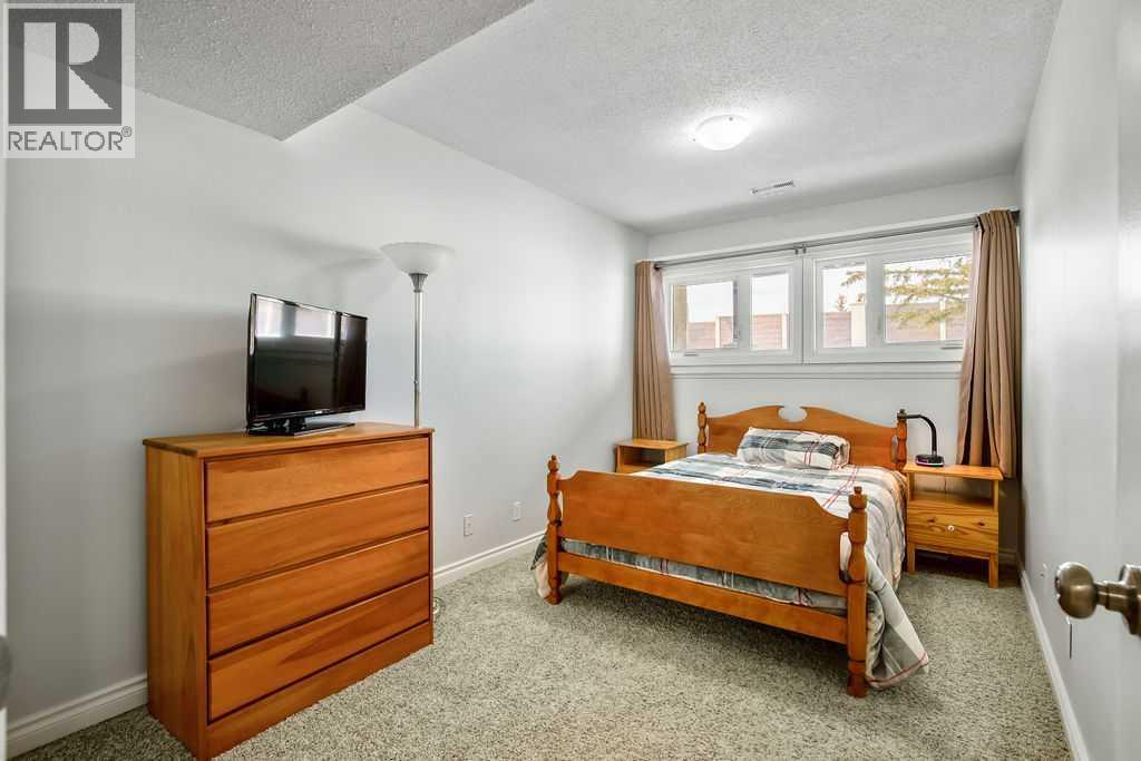 65 Storybook Gardens Nw, Calgary, Alberta  T3G 1Y7 - Photo 10 - A2289291