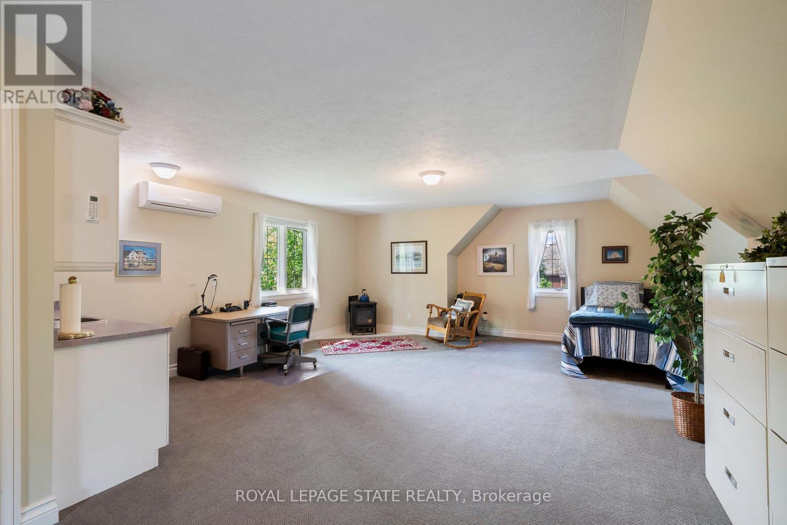 402 Progreston Road, Hamilton, Ontario  L0R 1H1 - Photo 36 - X12840868