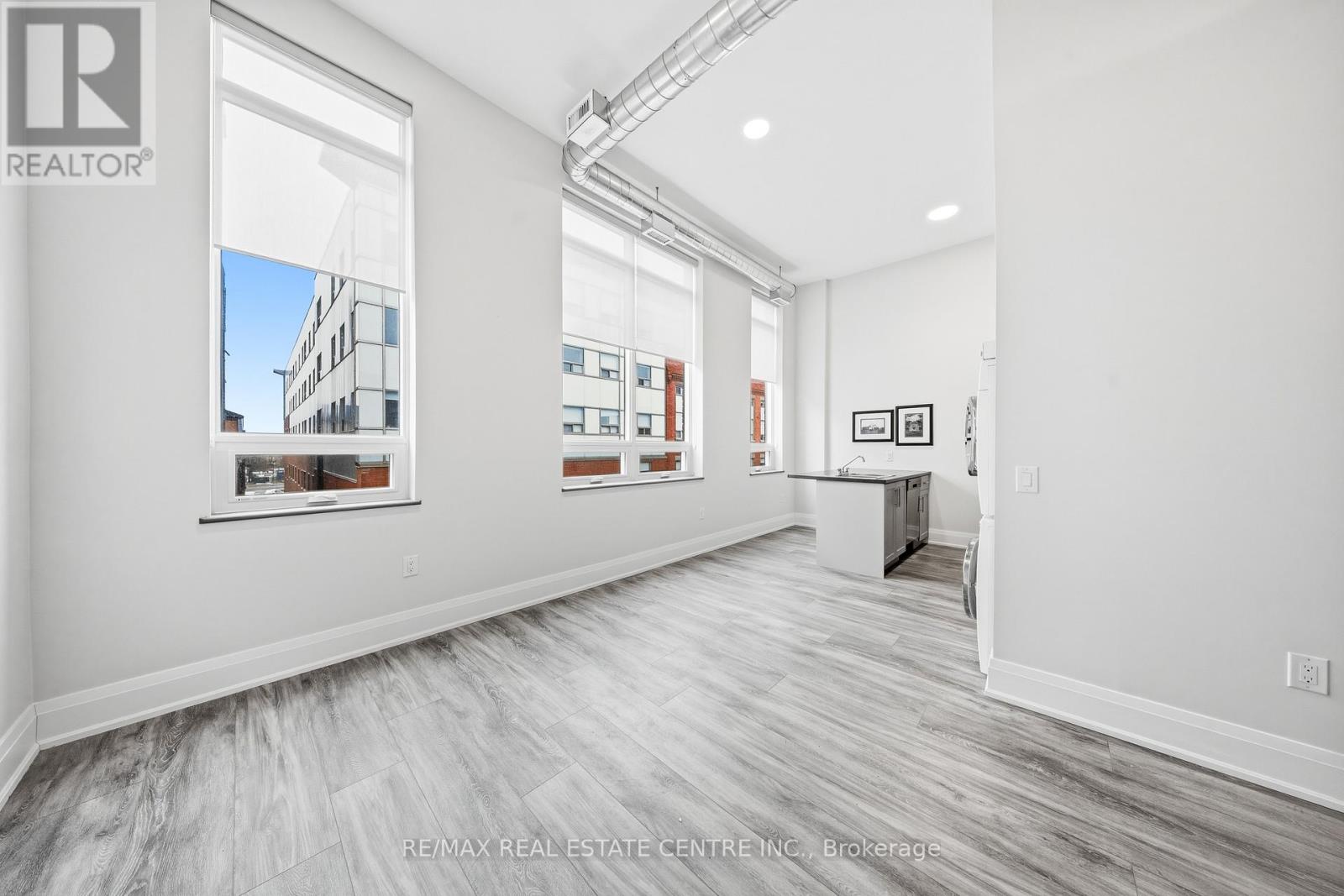 301 - 11 Queen Street, Brantford, Ontario  N3T 3B1 - Photo 15 - X12840952