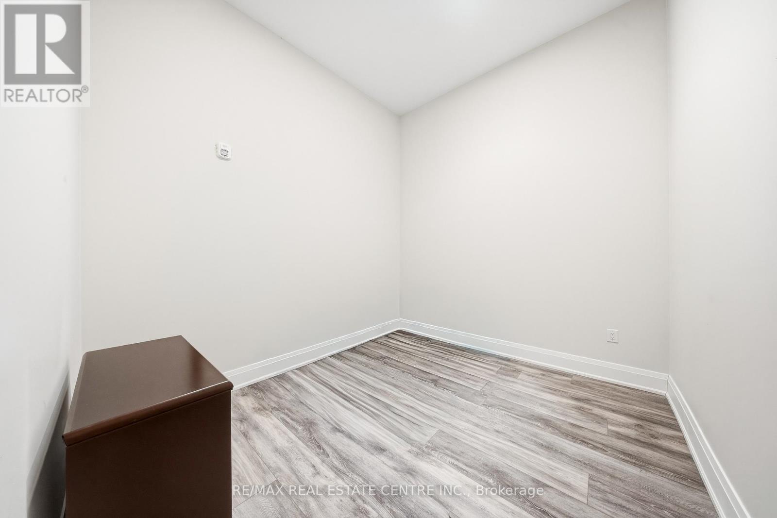 301 - 11 Queen Street, Brantford, Ontario  N3T 3B1 - Photo 16 - X12840952