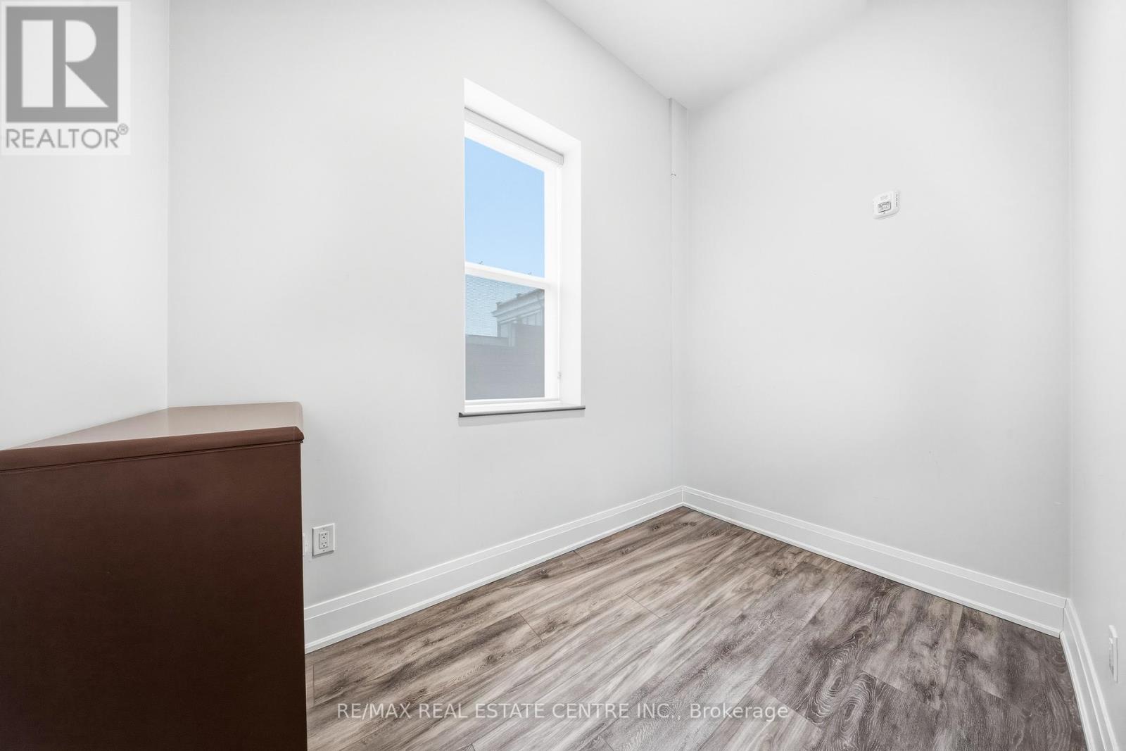 301 - 11 Queen Street, Brantford, Ontario  N3T 3B1 - Photo 18 - X12840952