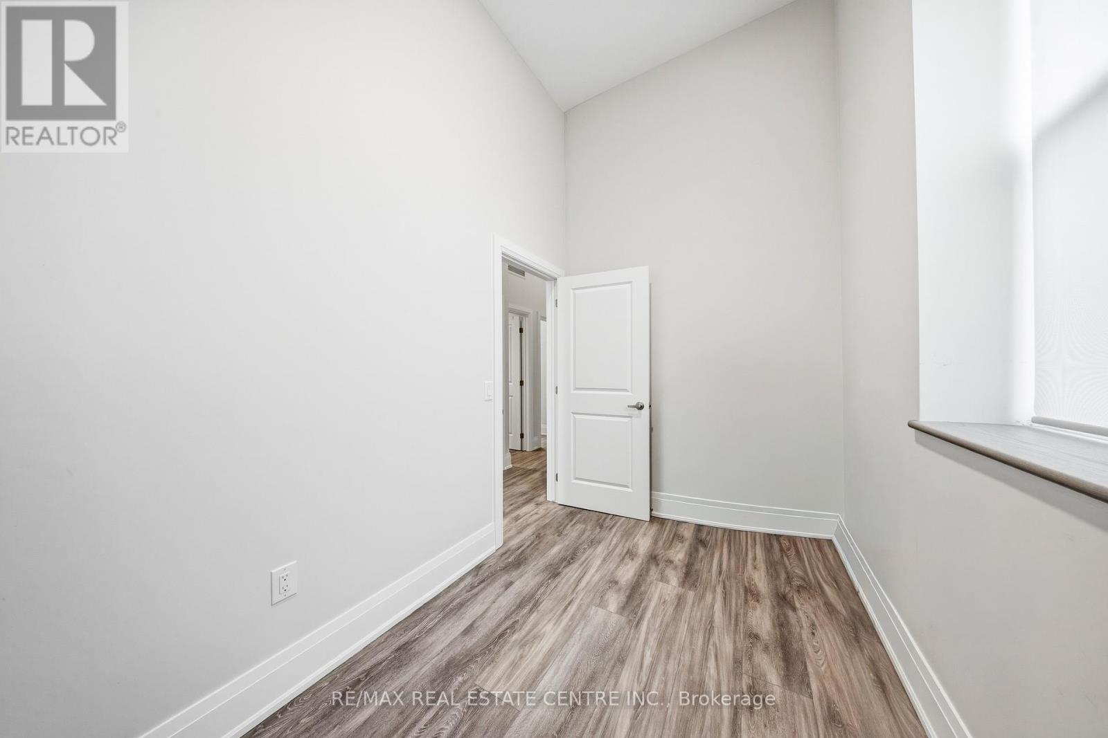 301 - 11 Queen Street, Brantford, Ontario  N3T 3B1 - Photo 19 - X12840952