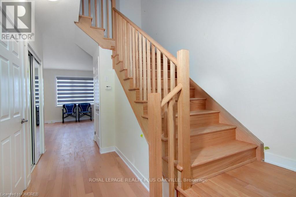 21 Keelson Street, Welland, Ontario  L3B 0M2 - Photo 3 - X12841008