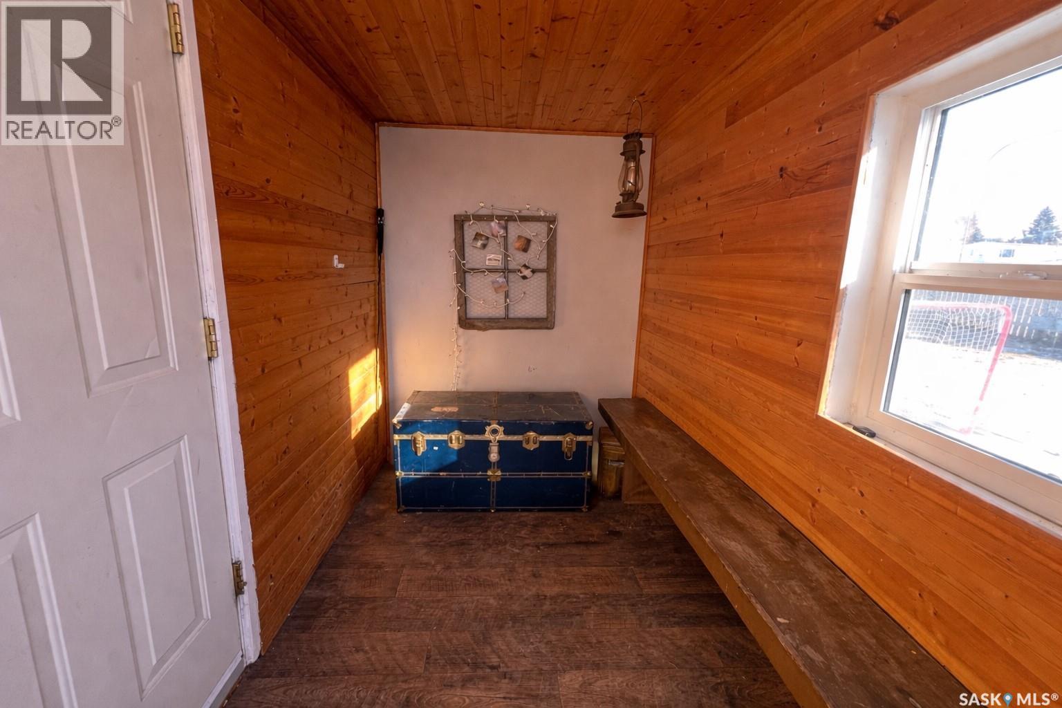 1600 Chaplin Street E, Swift Current, Saskatchewan  S9H 1K8 - Photo 2 - SK029622