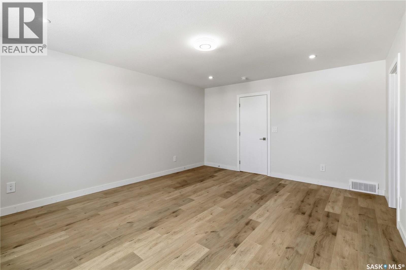 323 Taskamanwa Street, Saskatoon, Saskatchewan  S7V 0N3 - Photo 26 - SK029431