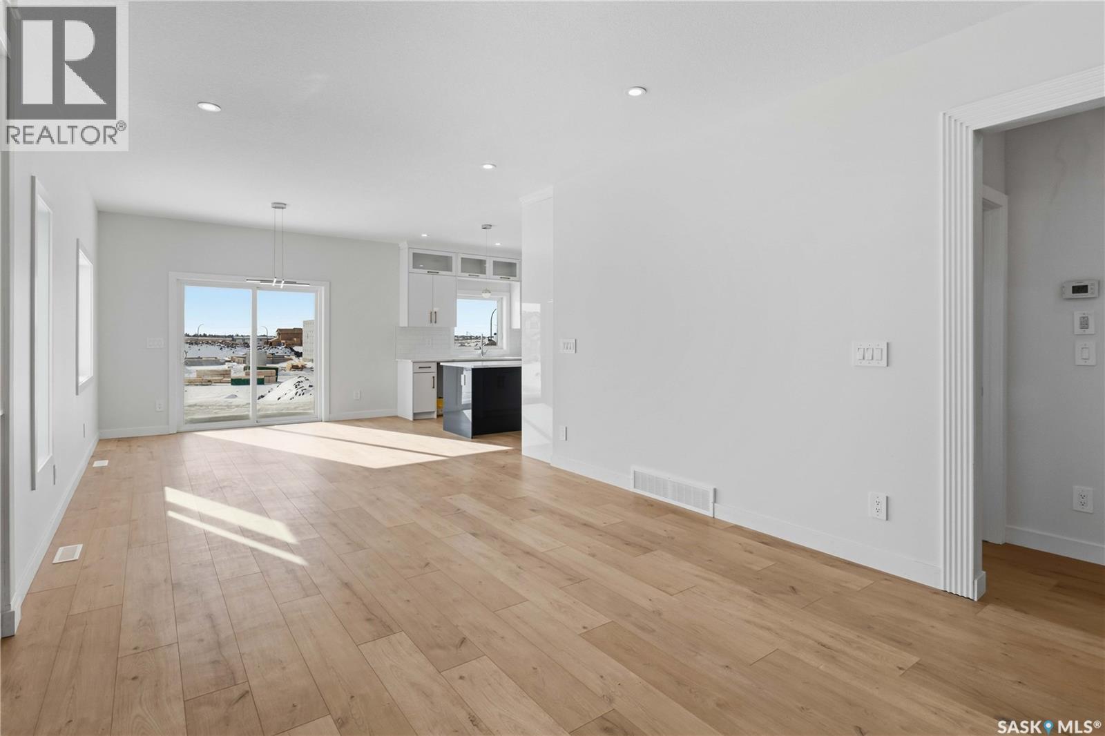 323 Taskamanwa Street, Saskatoon, Saskatchewan  S7V 0N3 - Photo 5 - SK029431