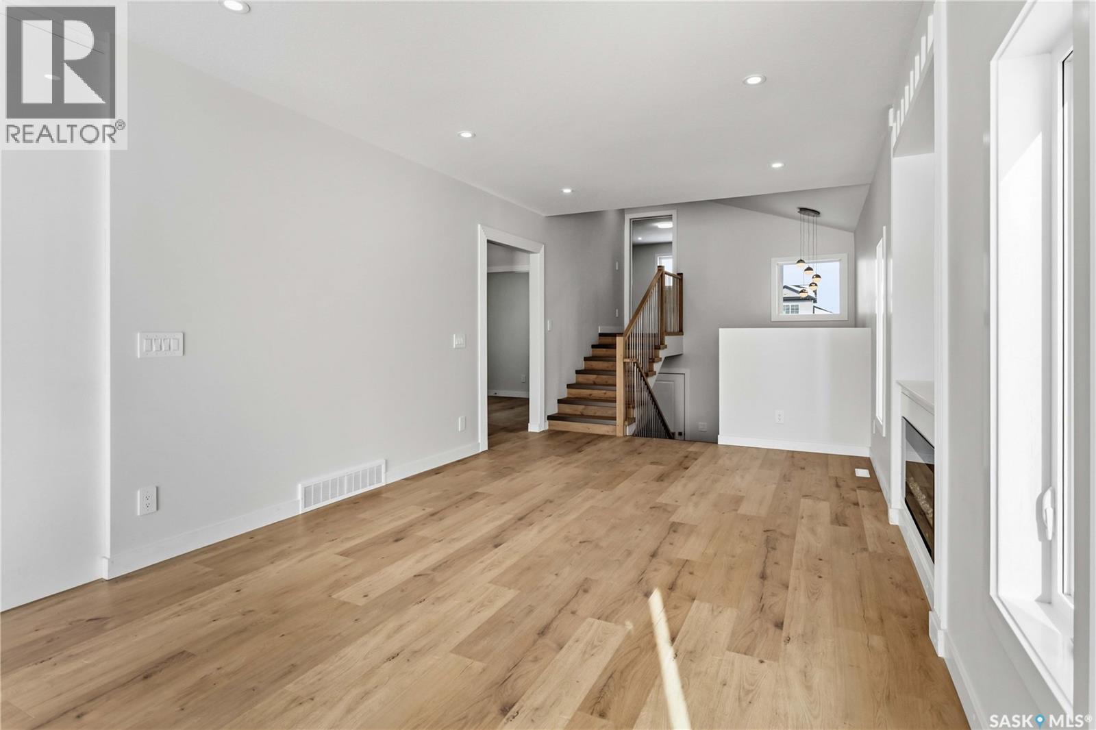 323 Taskamanwa Street, Saskatoon, Saskatchewan  S7V 0N3 - Photo 8 - SK029431