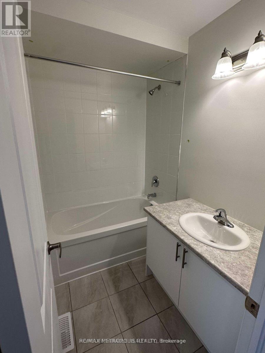 783 Kootenay Path, Oshawa, Ontario  L1H 0A7 - Photo 10 - E12839558