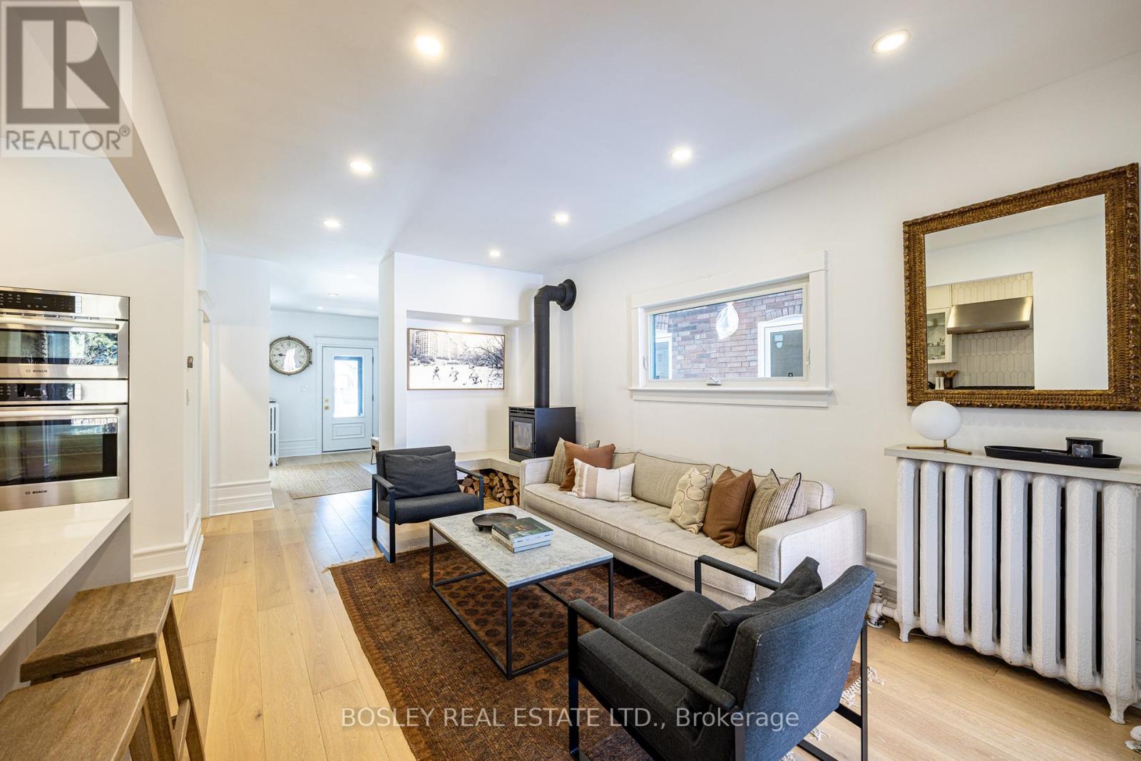 110 Grenadier Road, Toronto, Ontario  M6R 1R4 - Photo 6 - W12839176