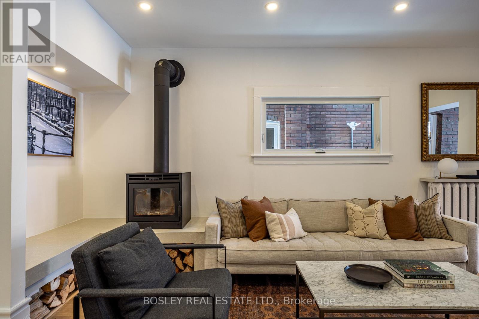 110 Grenadier Road, Toronto, Ontario  M6R 1R4 - Photo 4 - W12839176