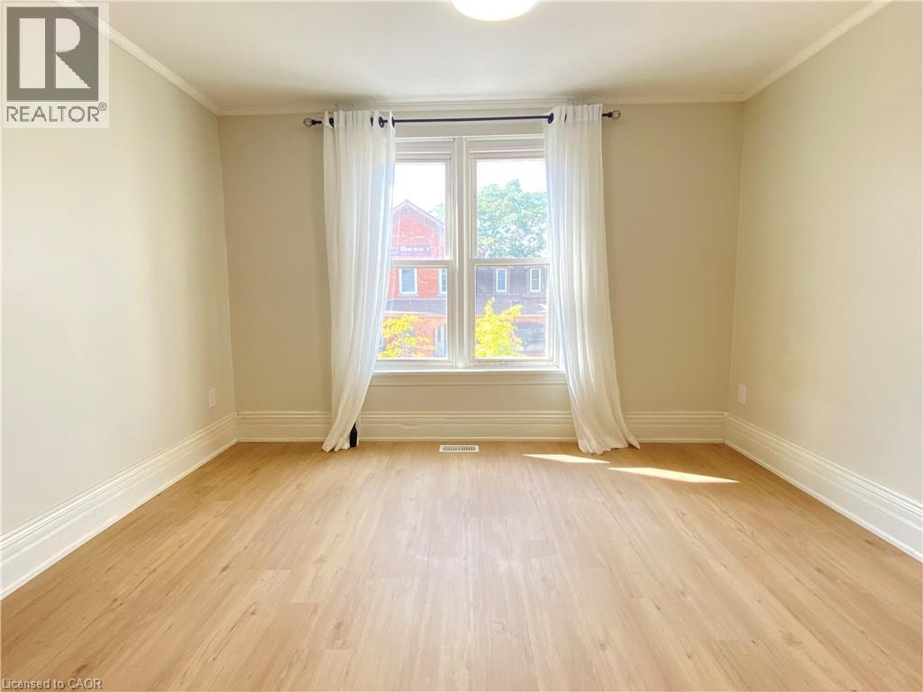 32 Front Street N, Thorold, Ontario  L2V 1X3 - Photo 6 - 40808454