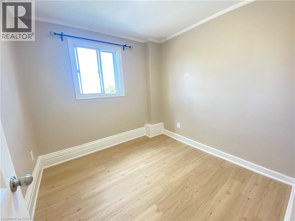 32 Front Street N, Thorold, Ontario  L2V 1X3 - Photo 7 - 40808454