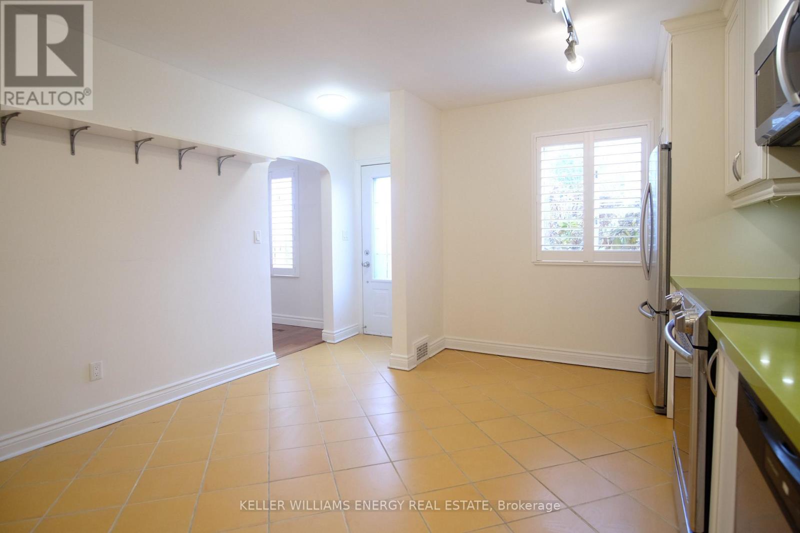 8 Lynndale Road, Toronto, Ontario  M1N 1C1 - Photo 5 - E12841068