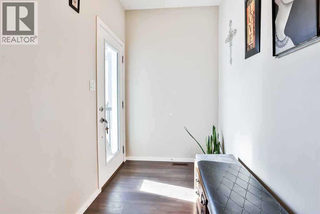 405 Moonlight Way W, Lethbridge, Alberta  T1J 5M8 - Photo 4 - A2280053