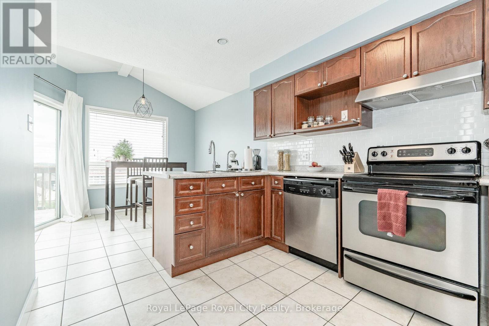 Upper - 25 Davison Drive, Guelph, Ontario  N1E 0C1 - Photo 12 - X12841170