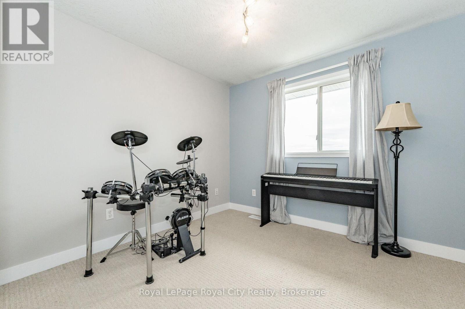 Upper - 25 Davison Drive, Guelph, Ontario  N1E 0C1 - Photo 27 - X12841170