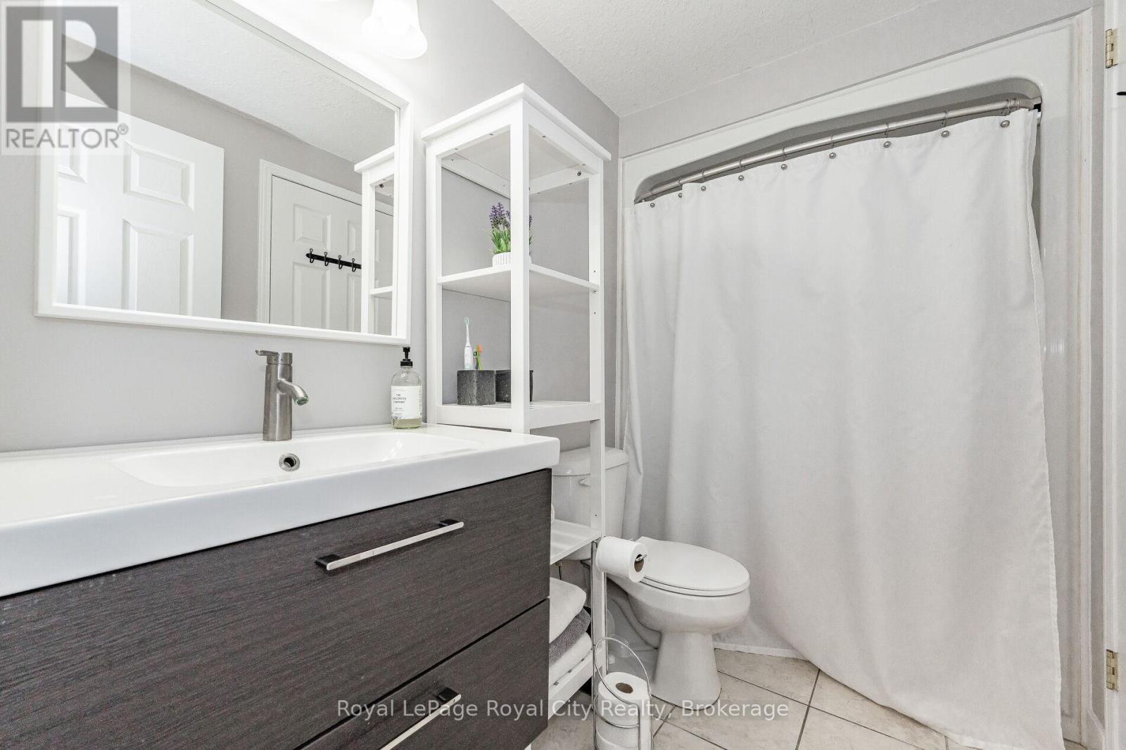 Upper - 25 Davison Drive, Guelph, Ontario  N1E 0C1 - Photo 29 - X12841170