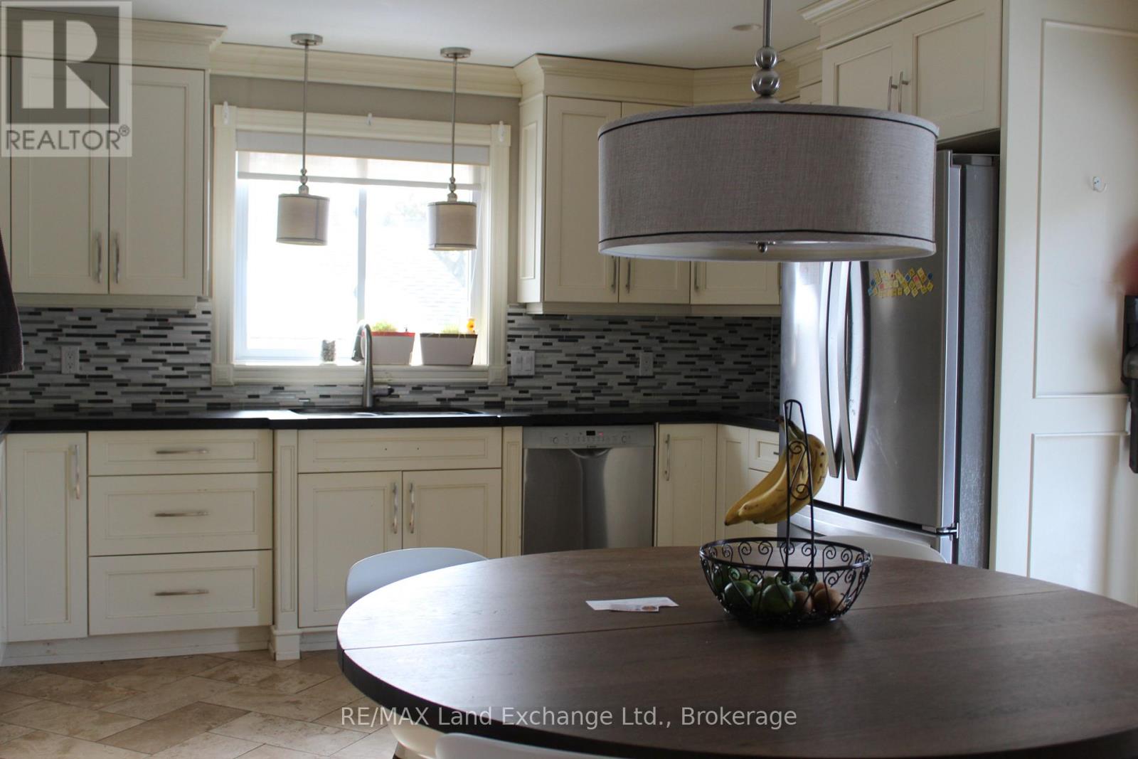 924 Parkplace Place N, Huron-Kinloss, Ontario  N2Z 0B9 - Photo 3 - X12841214