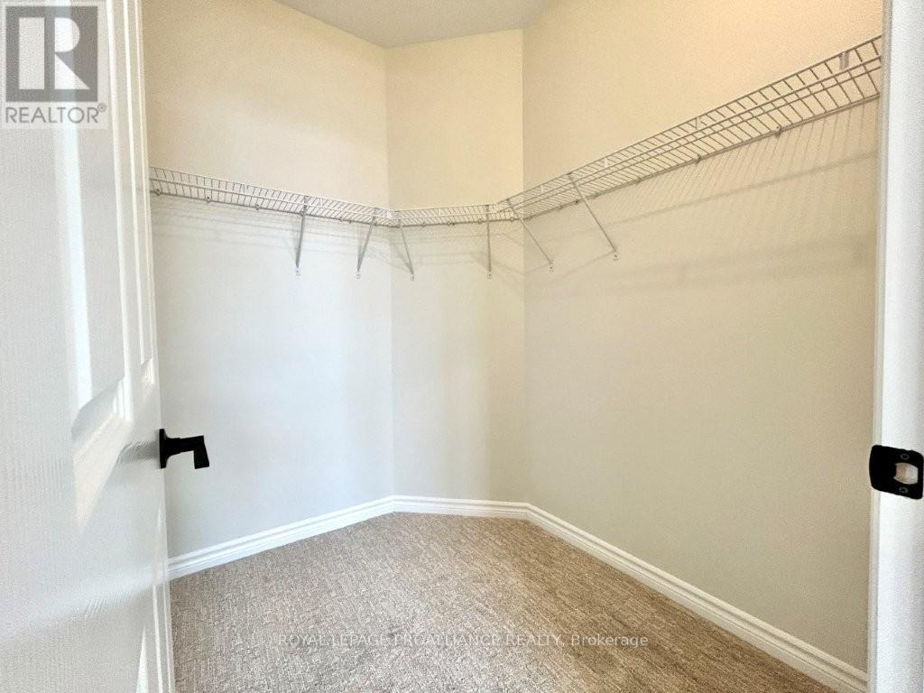 35 Athabaska Drive, Belleville, Ontario  K8N 0T1 - Photo 5 - X12841108