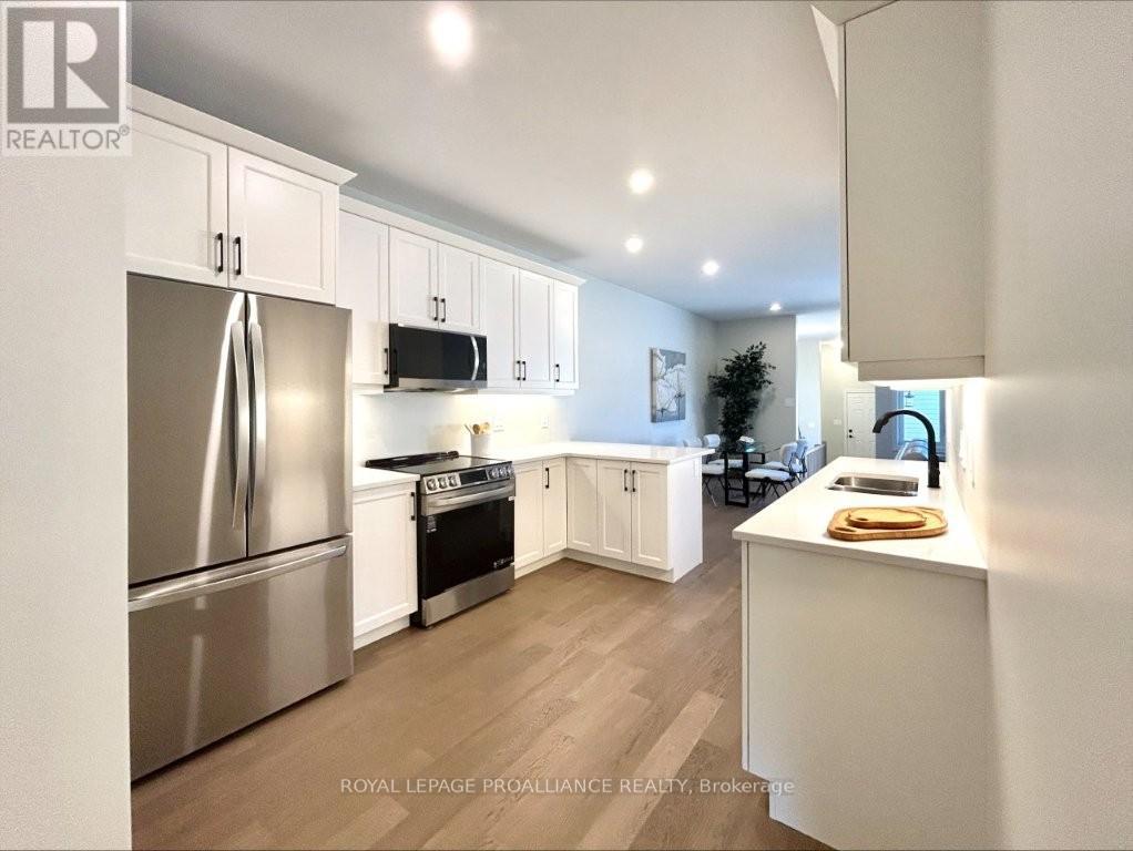 35 Athabaska Drive, Belleville, Ontario  K8N 0T1 - Photo 8 - X12841108