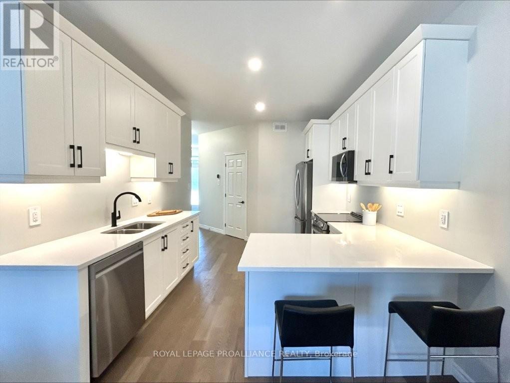 35 Athabaska Drive, Belleville, Ontario  K8N 0T1 - Photo 9 - X12841108