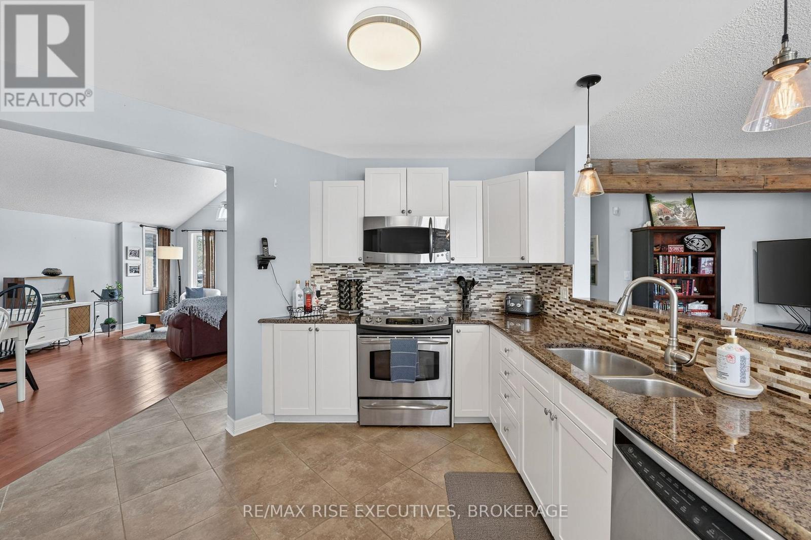 26 Miller Place, Loyalist, Ontario K7N 1X6 - Photo 8 - X12841204