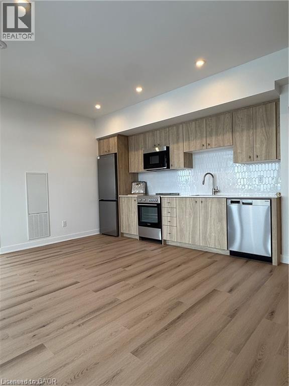 25 Wellington Street S Unit# 1812, Kitchener, Ontario  N2G 0E4 - Photo 2 - 40809344